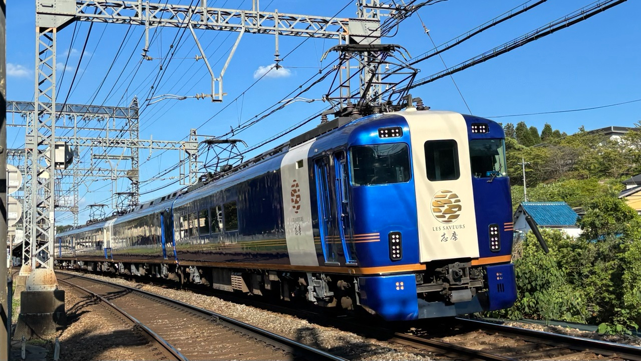 近鉄名古屋～賢島間を運行する新観光列車「Les Saveurs 志摩」が完成