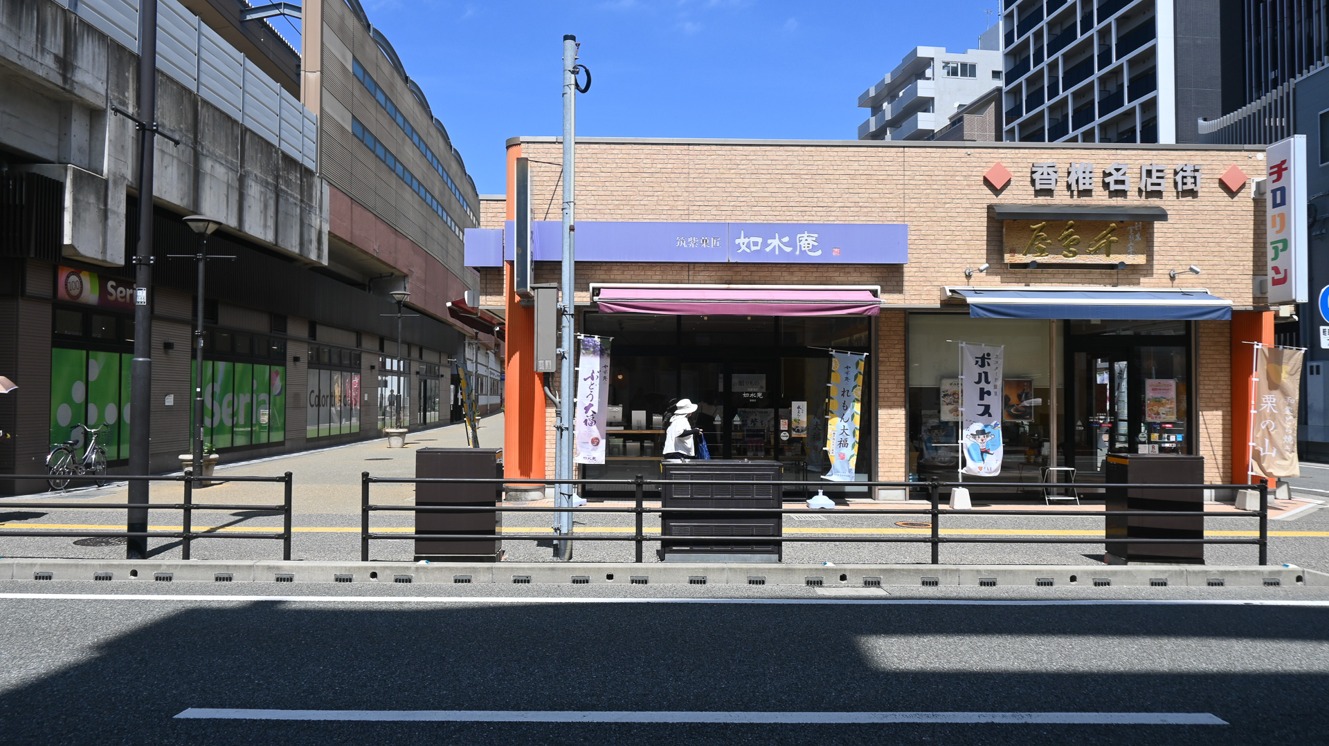 香椎名店街も、西鉄高架化と一帯の建て替えで往時の姿が消えた