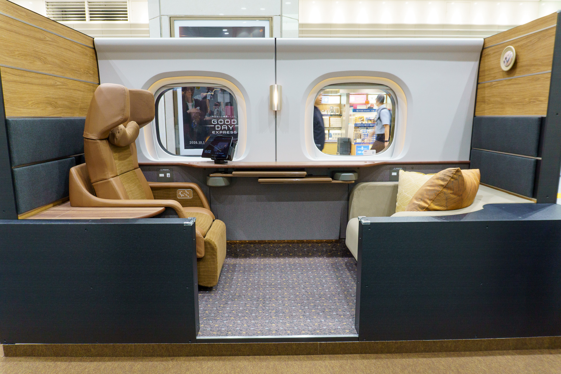 体験イベントで展示しているSupreme Class Cabin（1～2名利用）のモックアップ