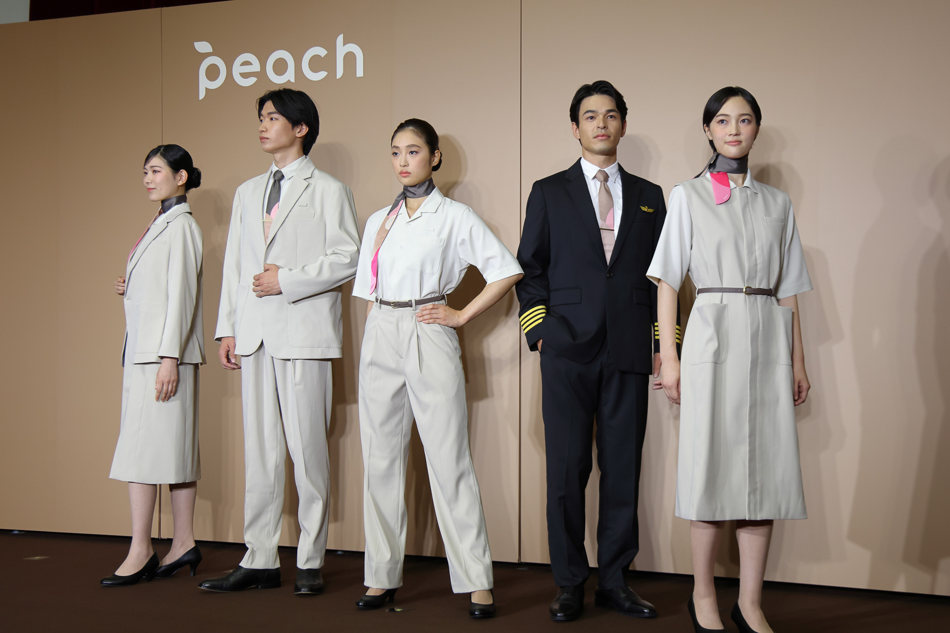 10月1日からのピーチの新制服がお披露目