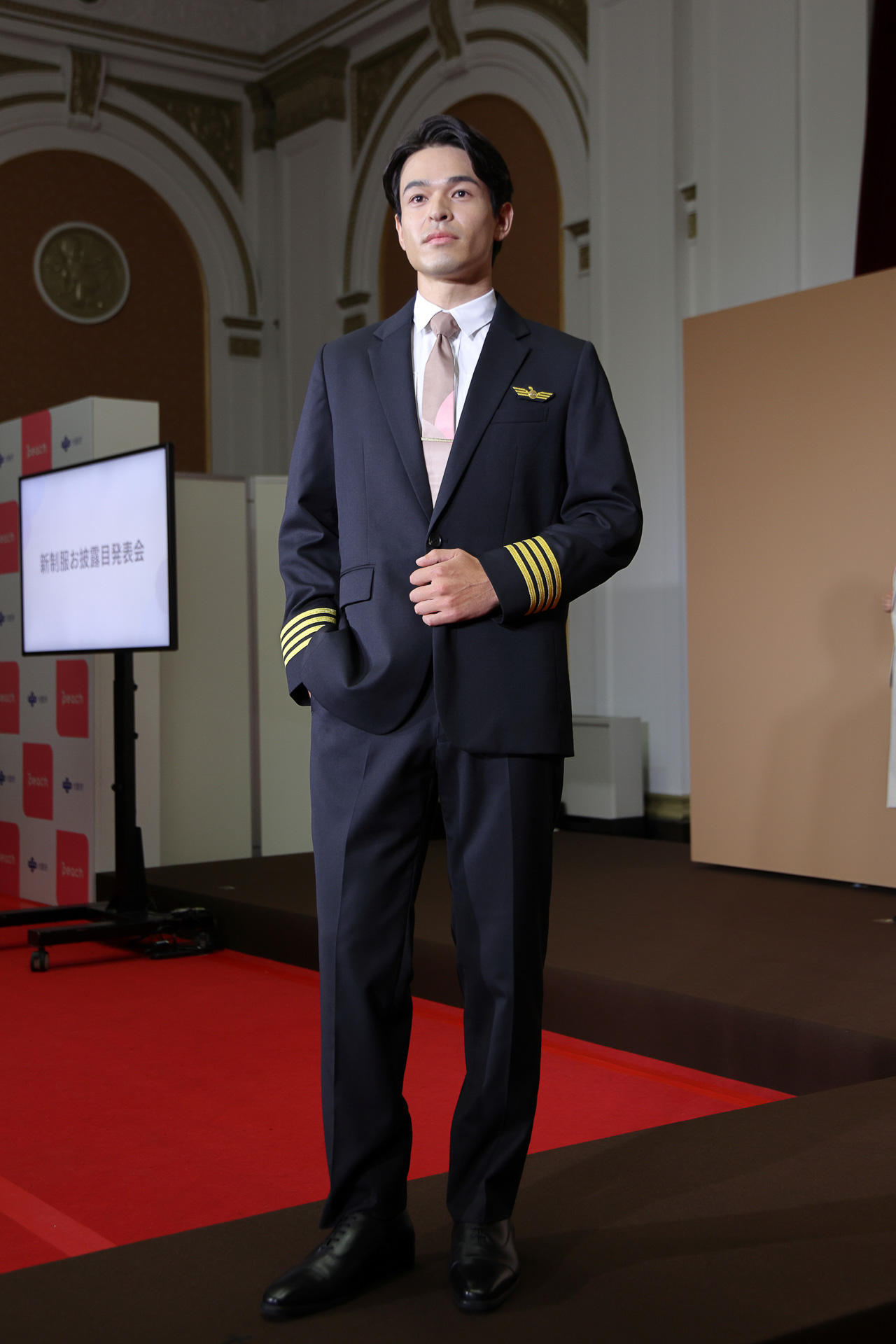 運航乗務員の新制服