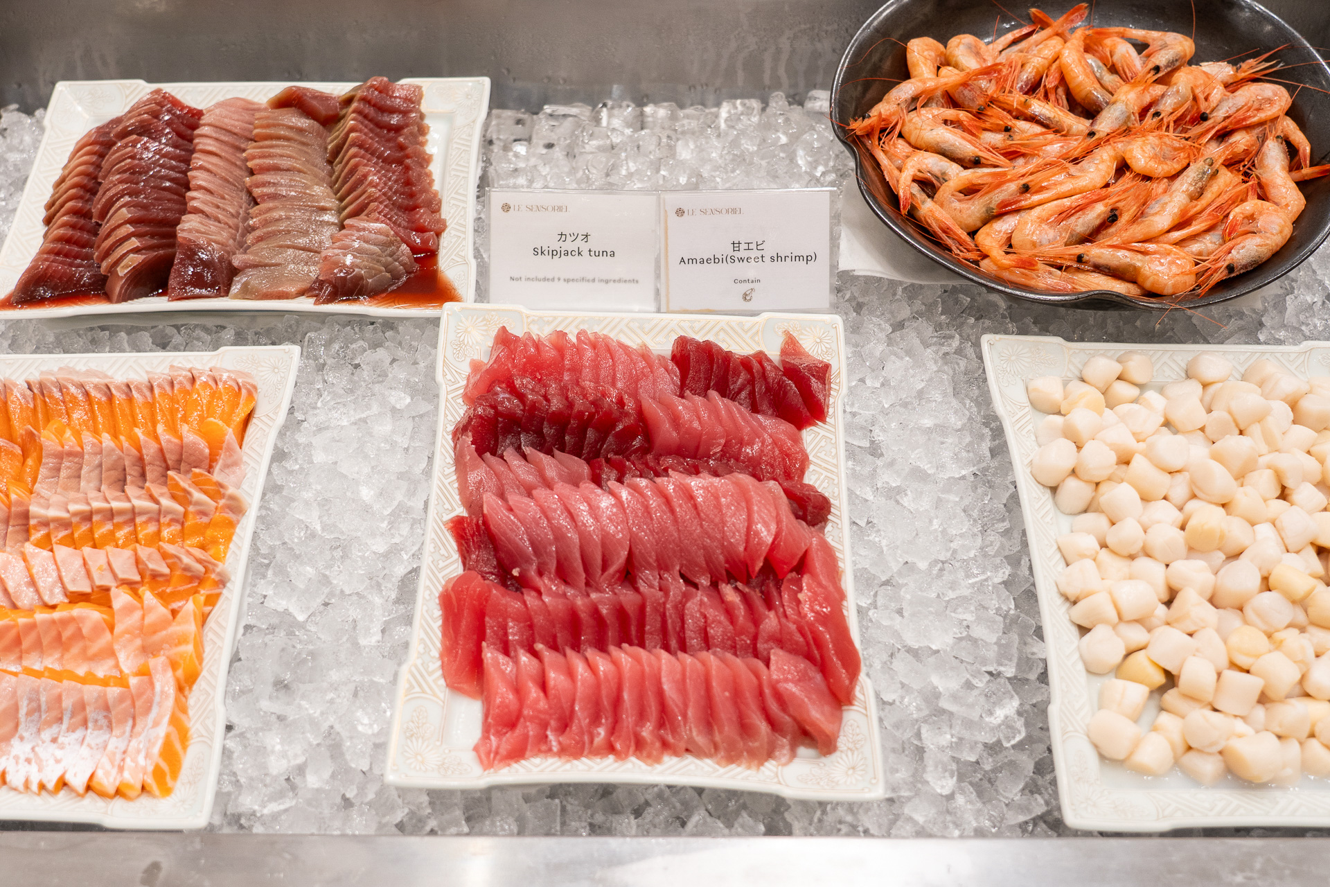 実は沖縄は「生鮮マグロ」の特産地。漁場が比較的近く冷凍せず短時間で水揚げできるので、1年中その時々の「旬の生マグロ」が楽しめます