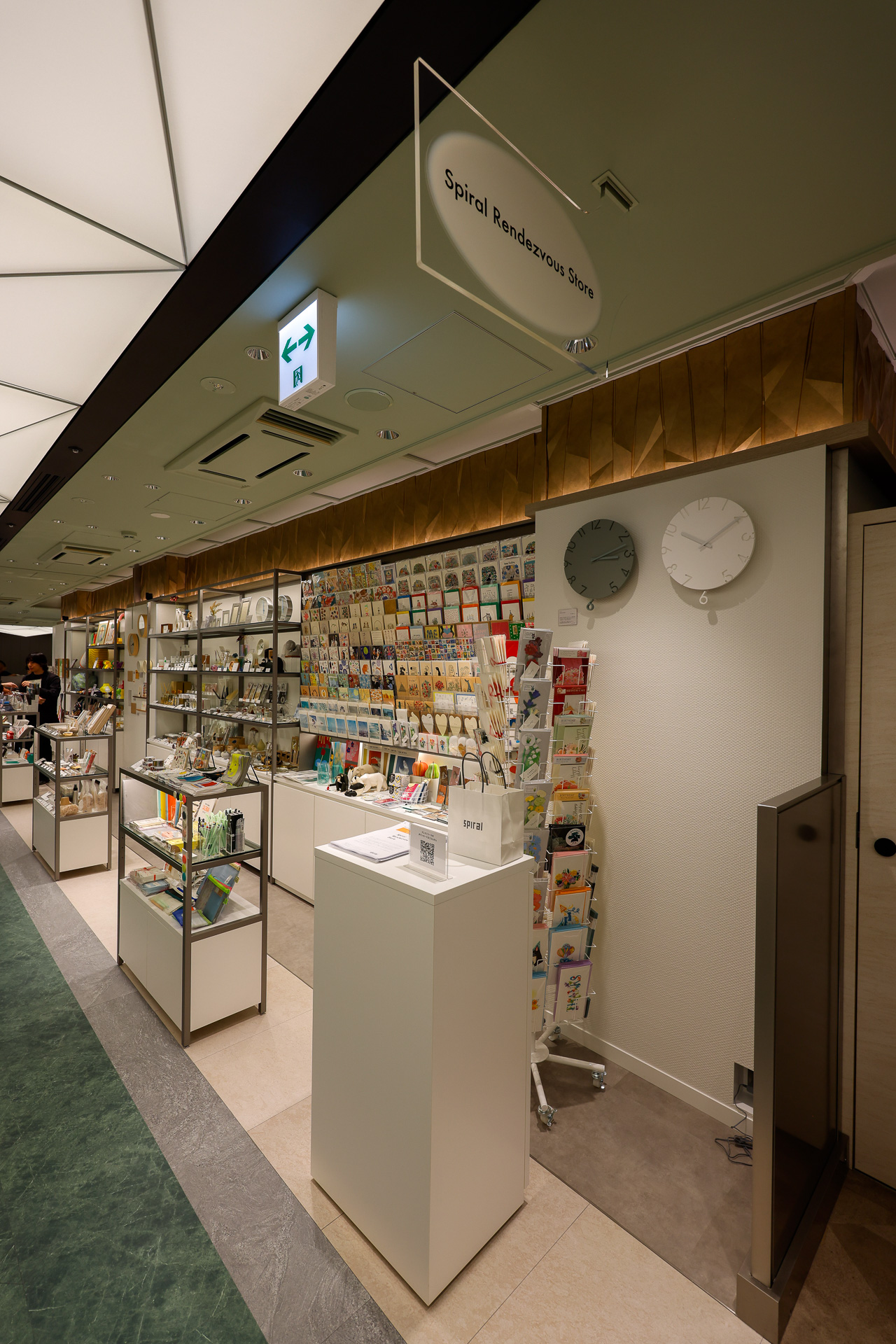 「Spiral Rendezvous Store」（スパイラル ランデブー ストア）はアート雑貨のお店