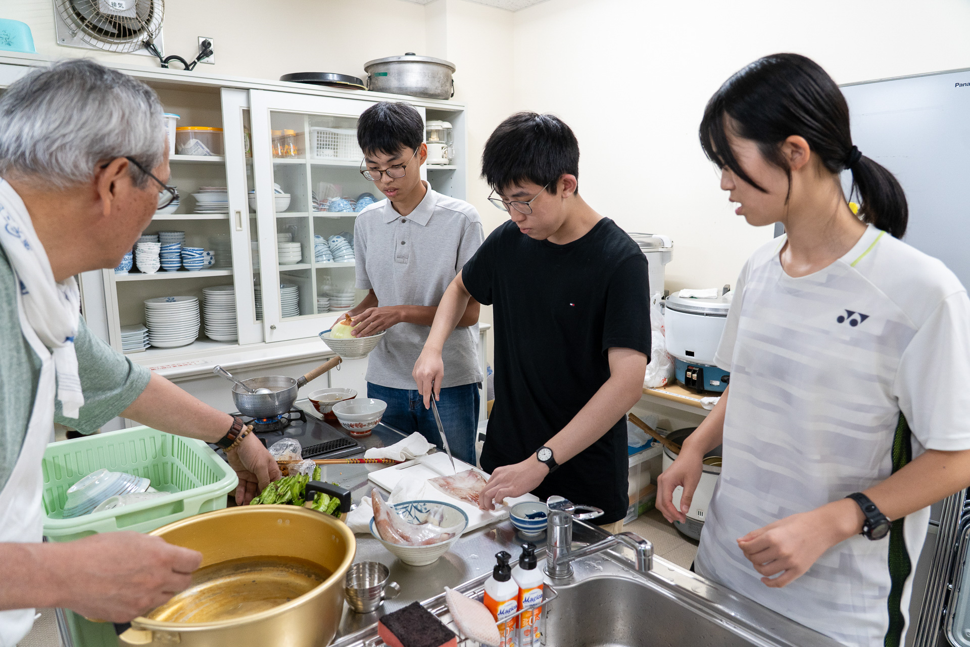 「根のあるものは水から！」「切るとき皮目は下」「料理は極力かき混ぜない」など、メモしたくなる語録が次々と飛び出した