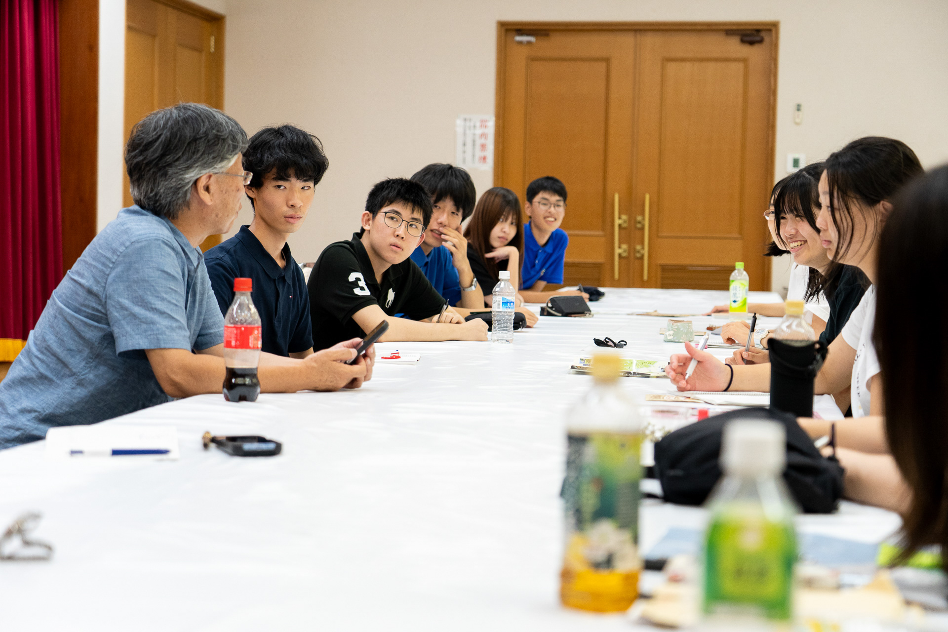 ノートをとることに注力してしまったがために、取材した人の表情や本当に伝えたいことが分からなくなっていたのではないか。中邑さんの厳しくも本質をつく指摘が子供たちの胸に刺さる
