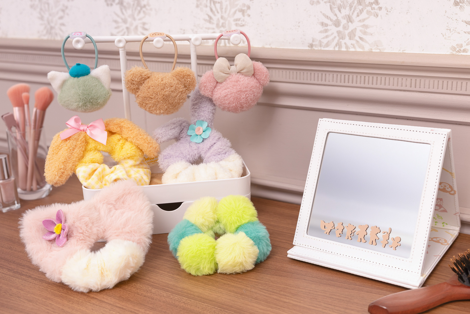 東京ディズニーシーは、ダッフィー＆フレンズのレギュラーグッズを新たに発売する