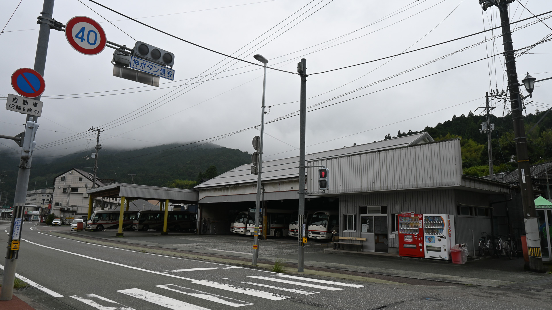 土佐町田井のバスターミナル。かつて長距離を走る大型バスが一斉に停車していた