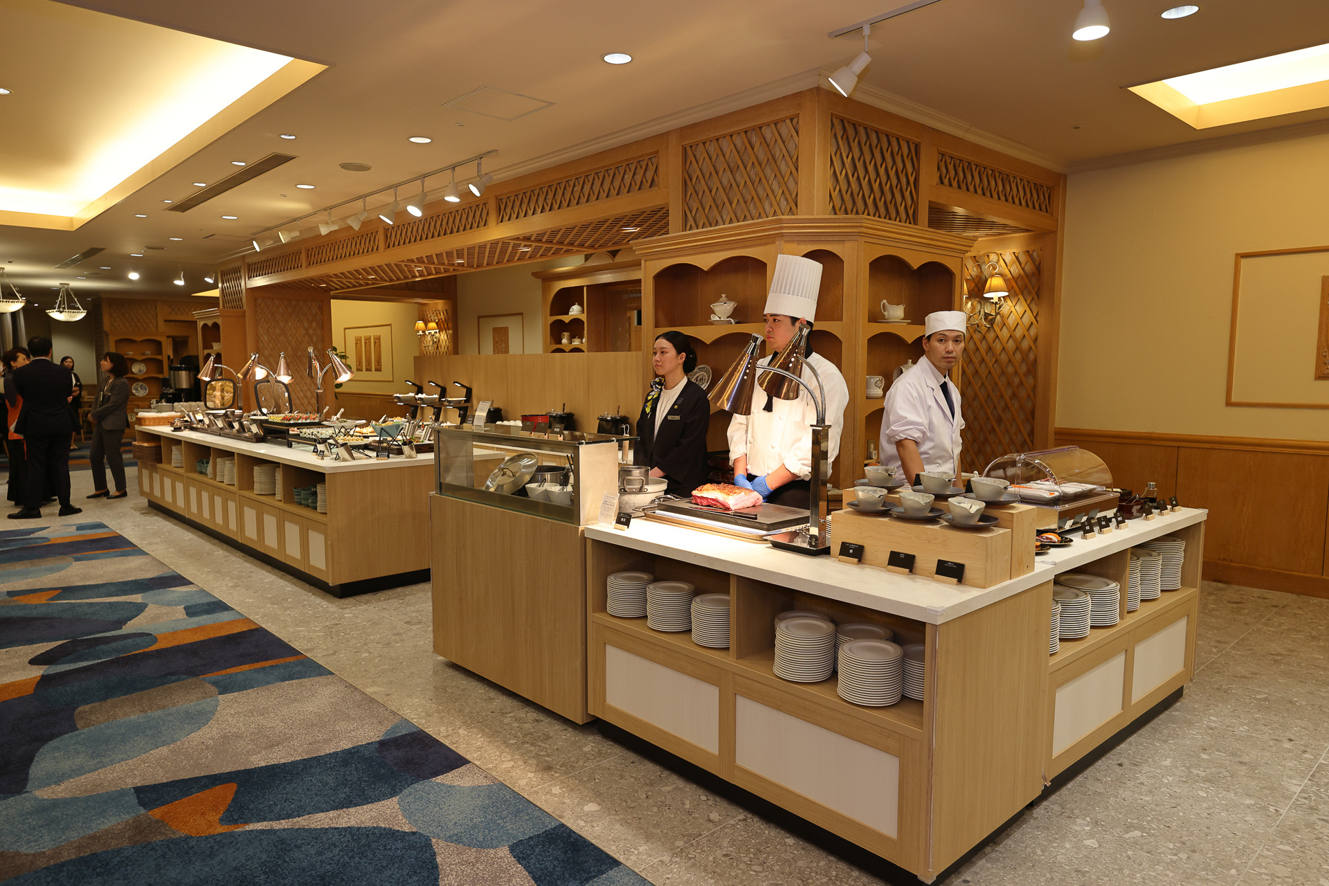 VISTASは朝食、ランチ、ディナーで利用できる