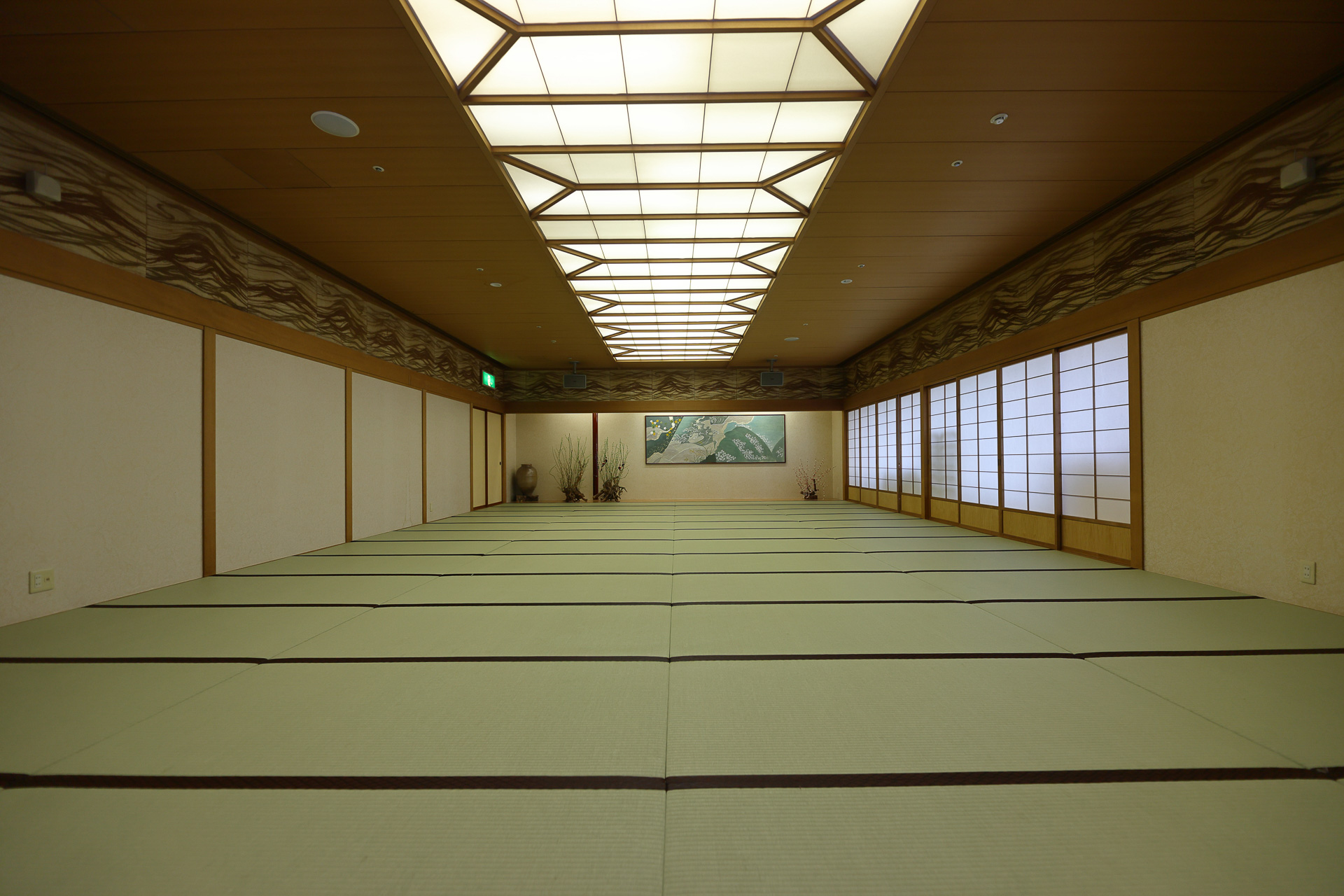 宴会場「櫻（和室）」（106m<span class="em sup">2</span>、収容40名）