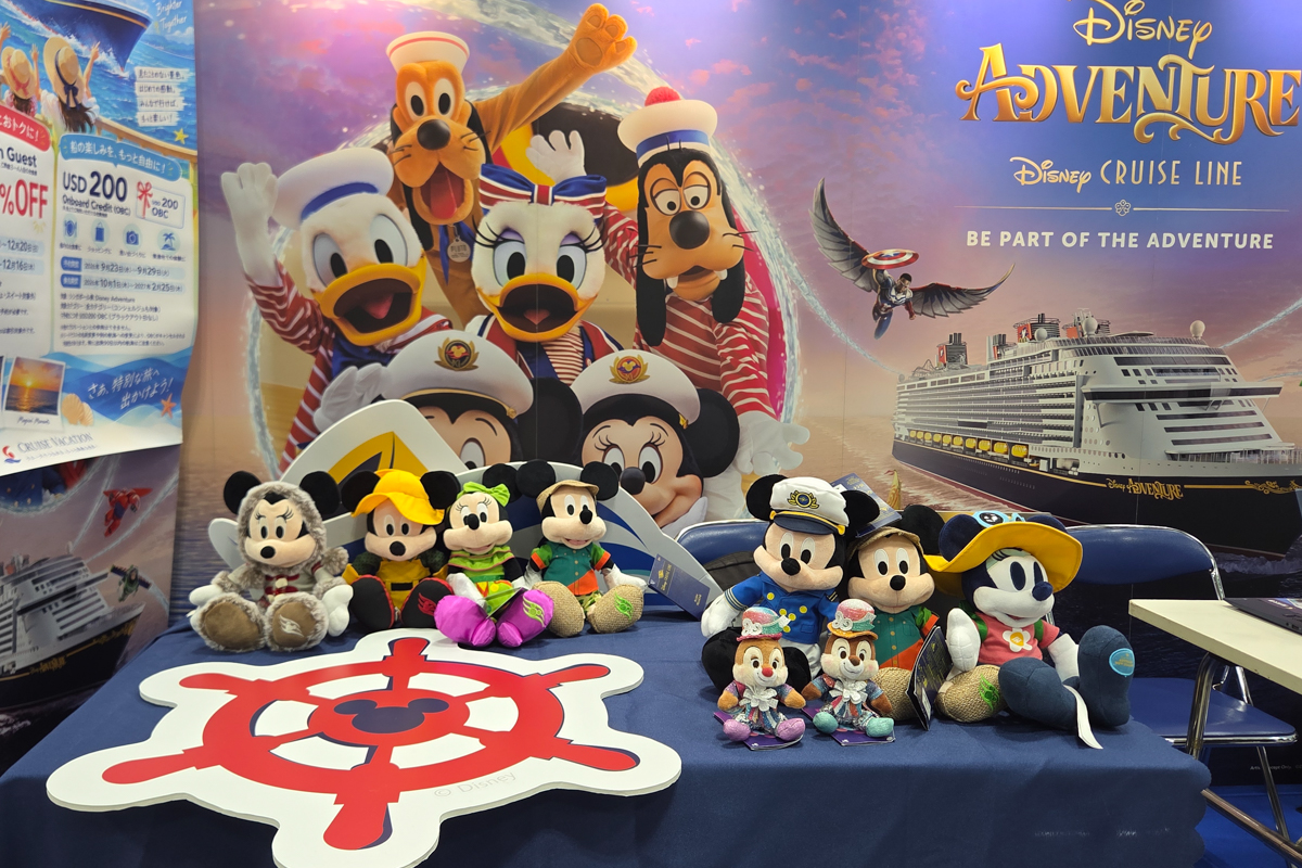 ミッキーやディズニークルーズの展示との記念写真も撮影可能。来場の記念にぴったり