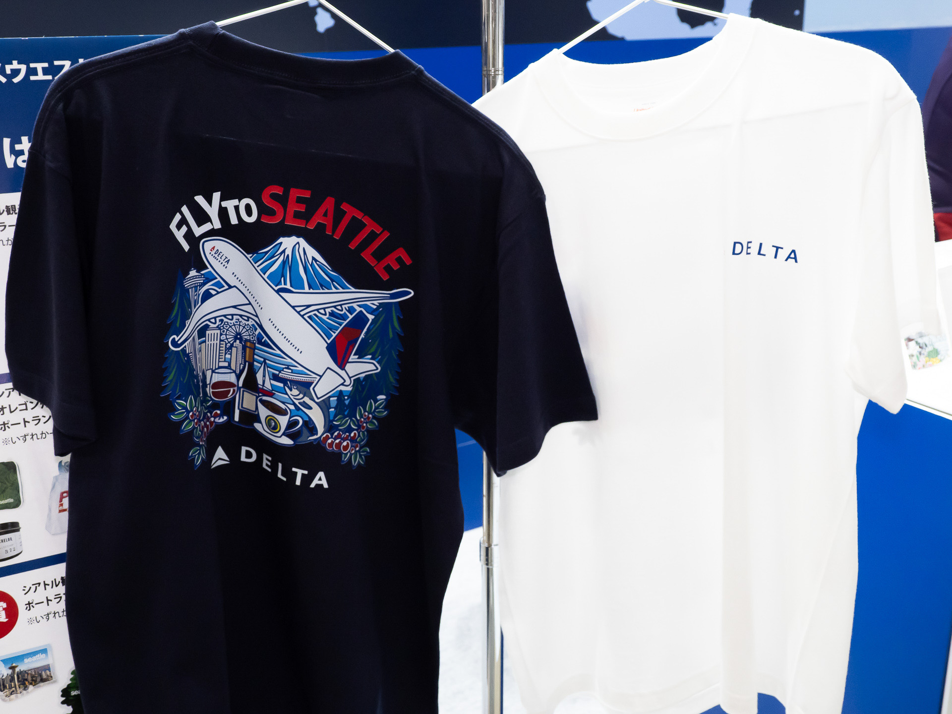 A賞はグラフィックアーティストTOMO氏のオリジナルデザインTシャツ