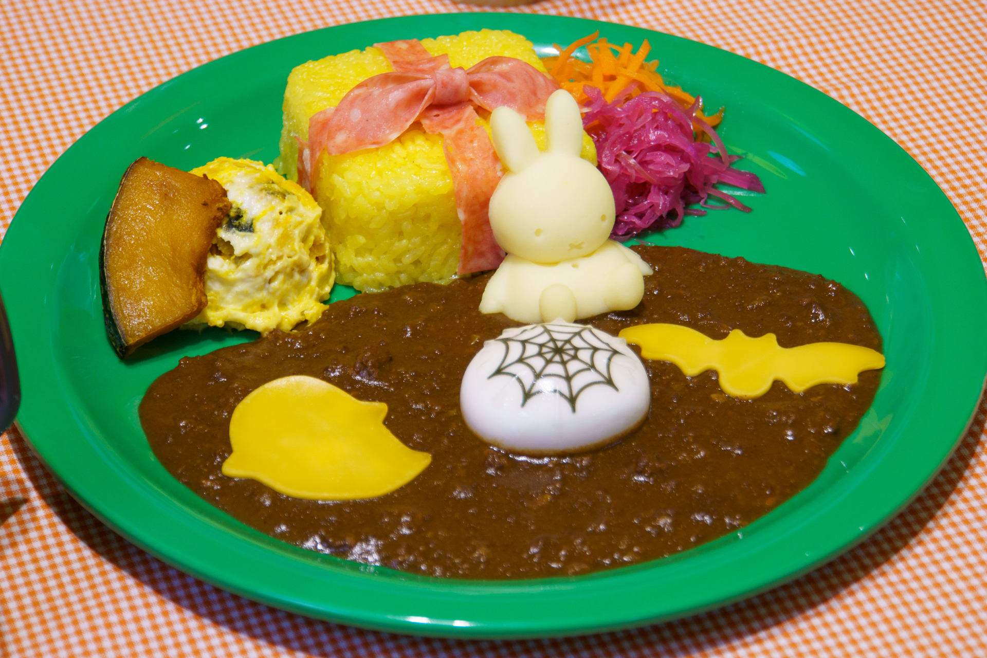ミッフィーのわくわくギフトカレー ハロウィンver.（2200円）※一部食材を変更して提供