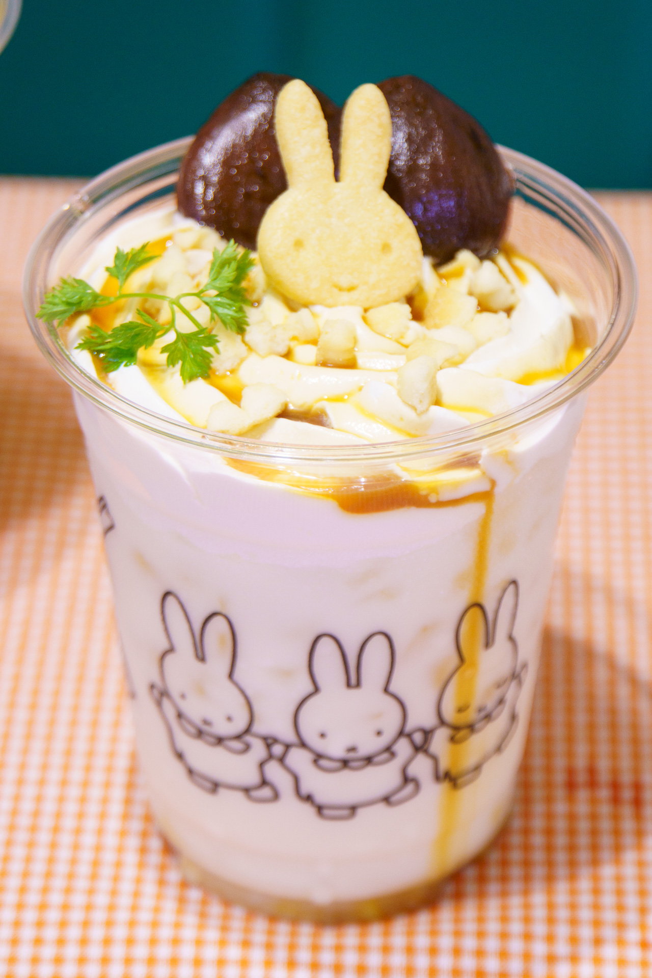ミッフィーのマロンラテ（800円）