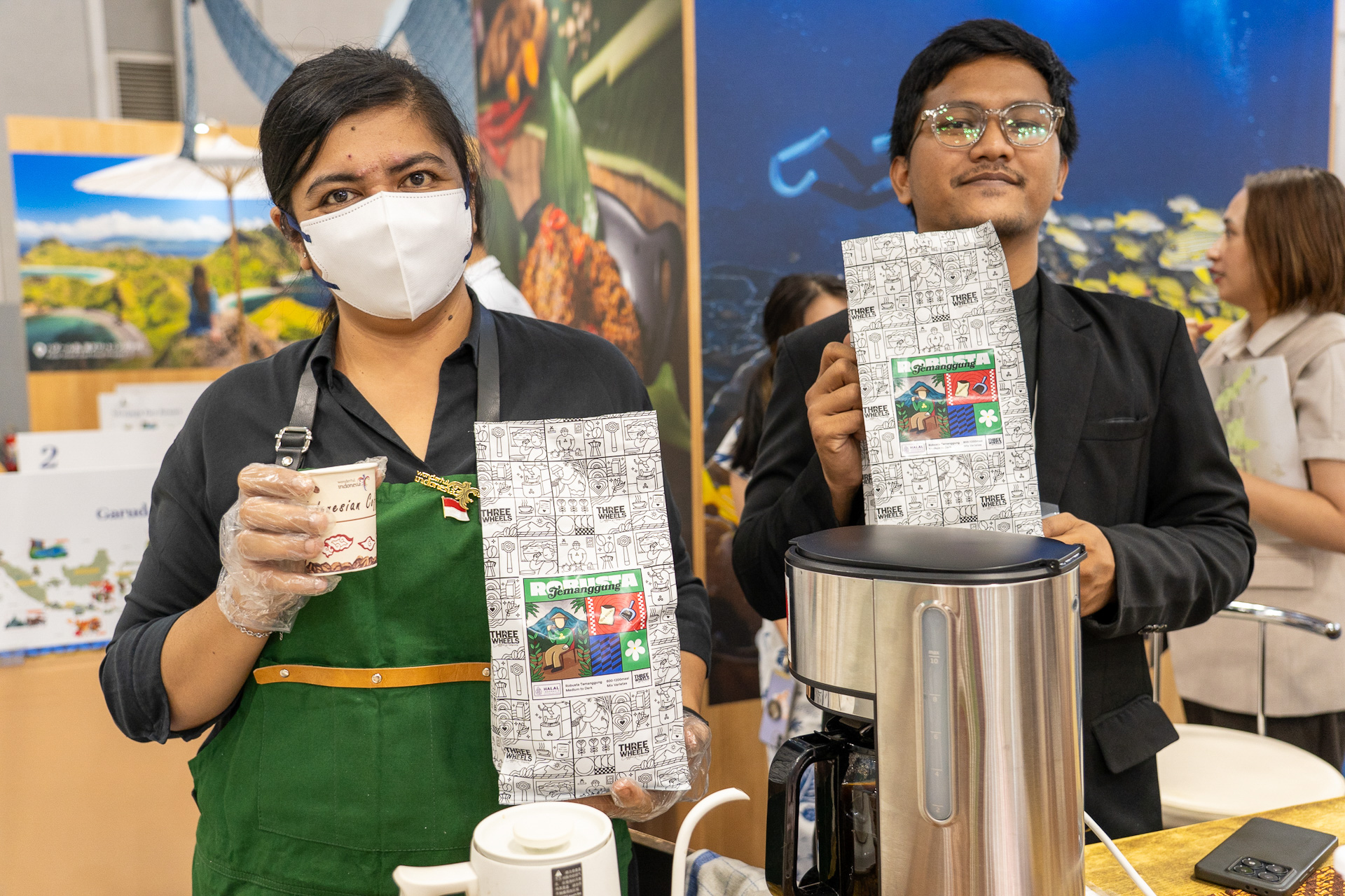 アンケートに答えるとスペシャルティコーヒーが飲める「ワンダフル・インドネシア」ブース