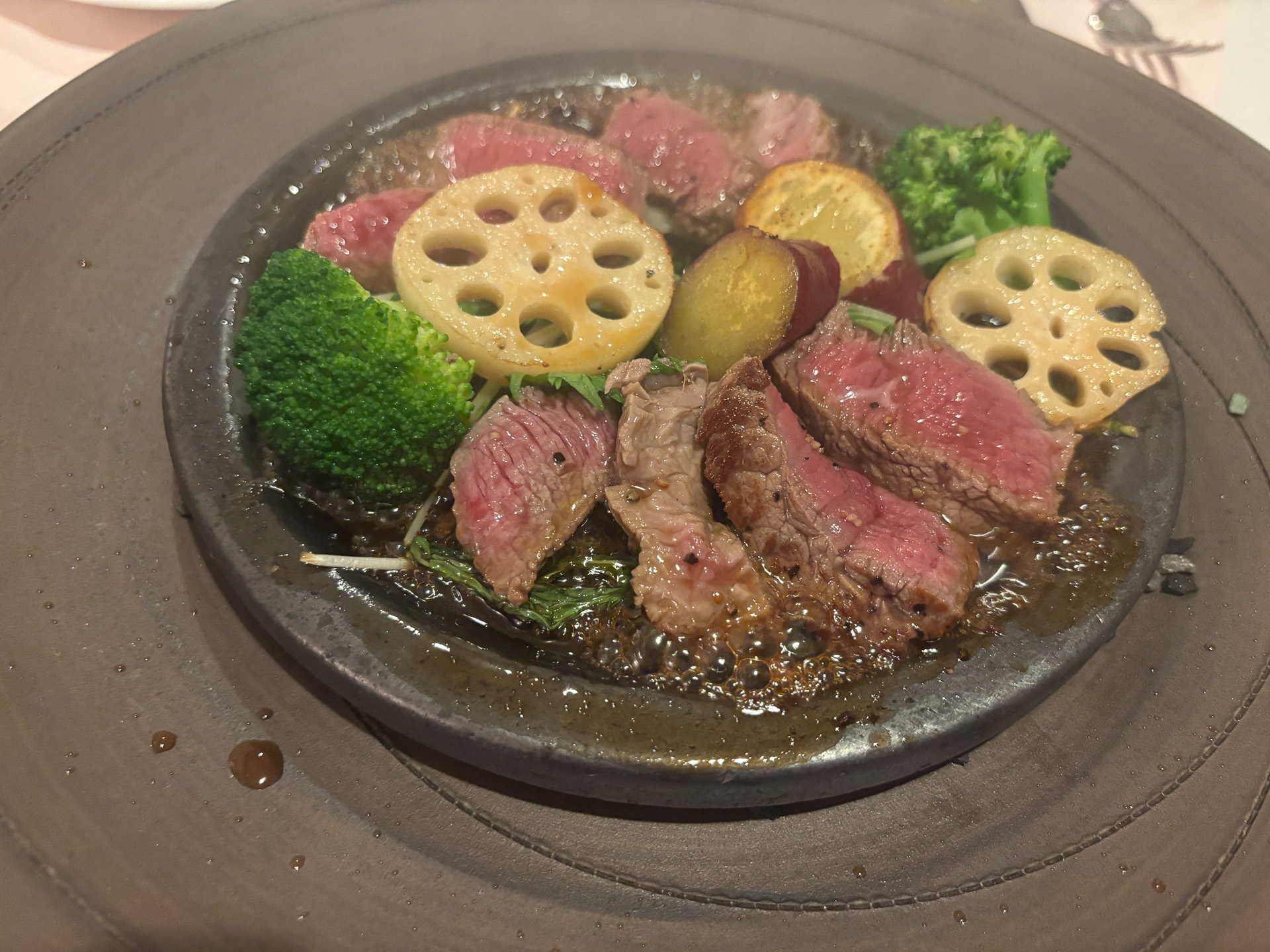 牛ヒレの陶板焼き