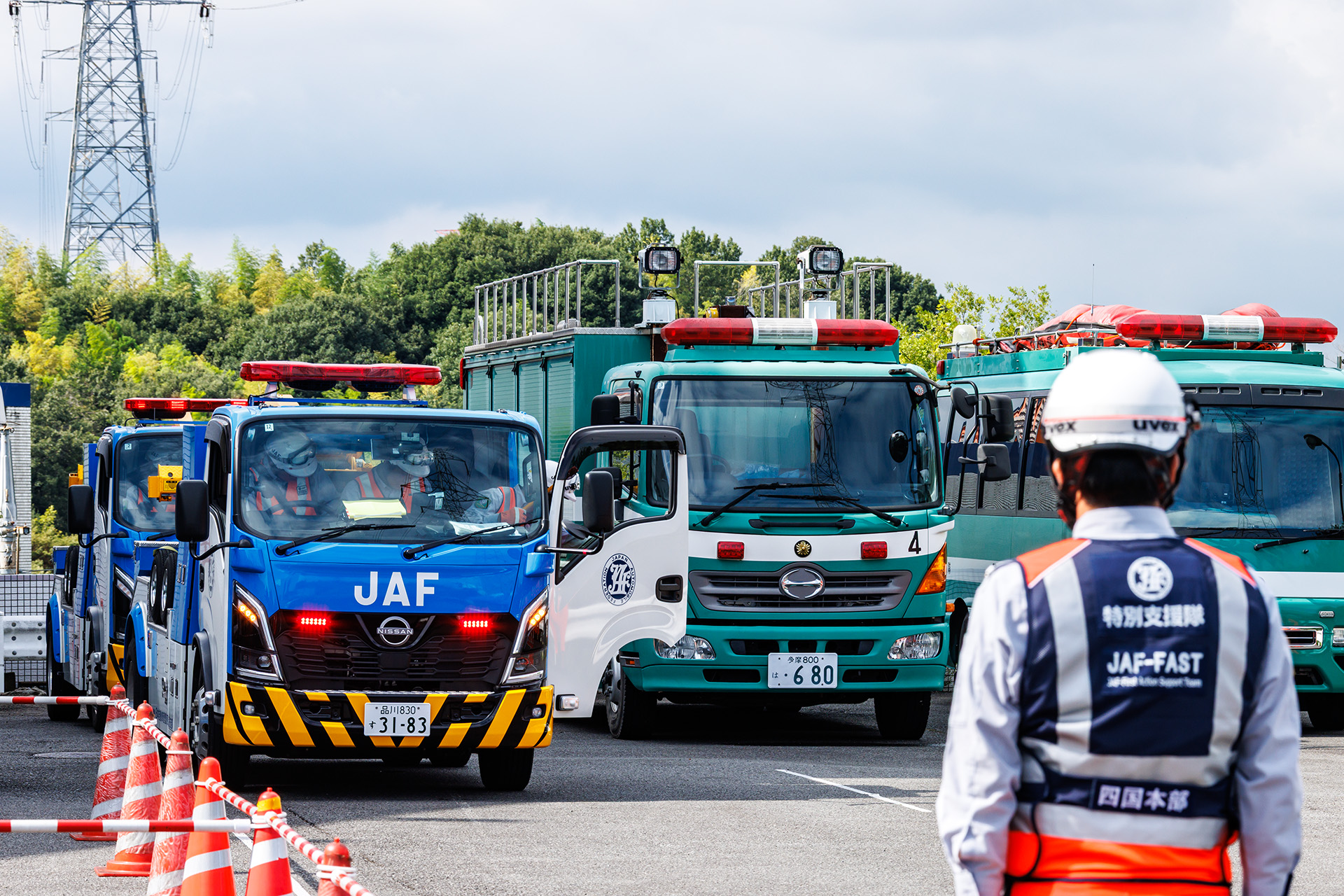 レッカー車が現場に到着