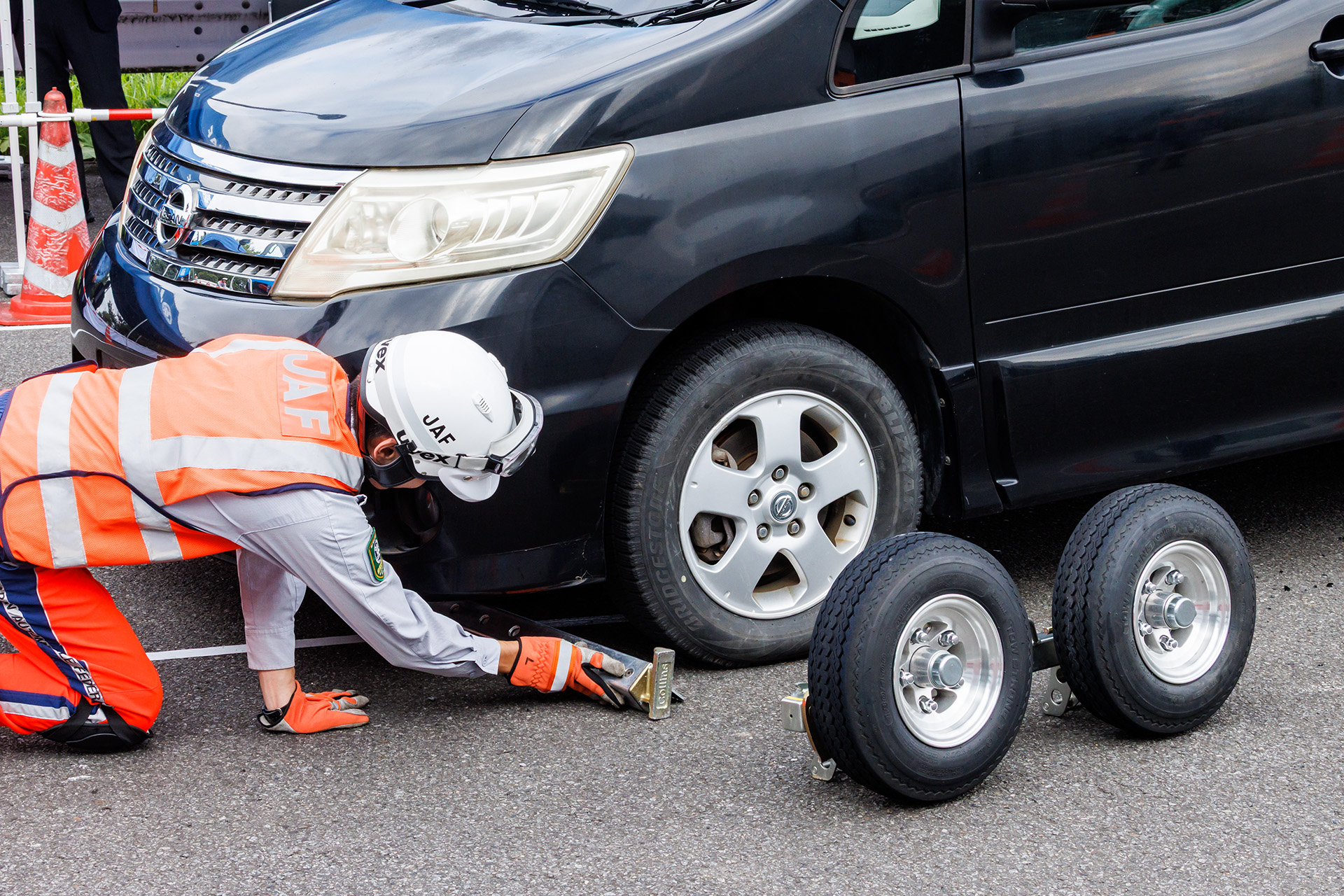前輪に移動のための車輪を設置