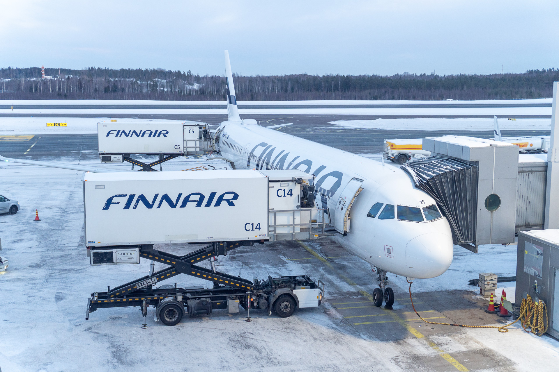 ヘルシンキからロヴァニエミまで国内線で約1時間半。使用機材はエアバス A320/321型機