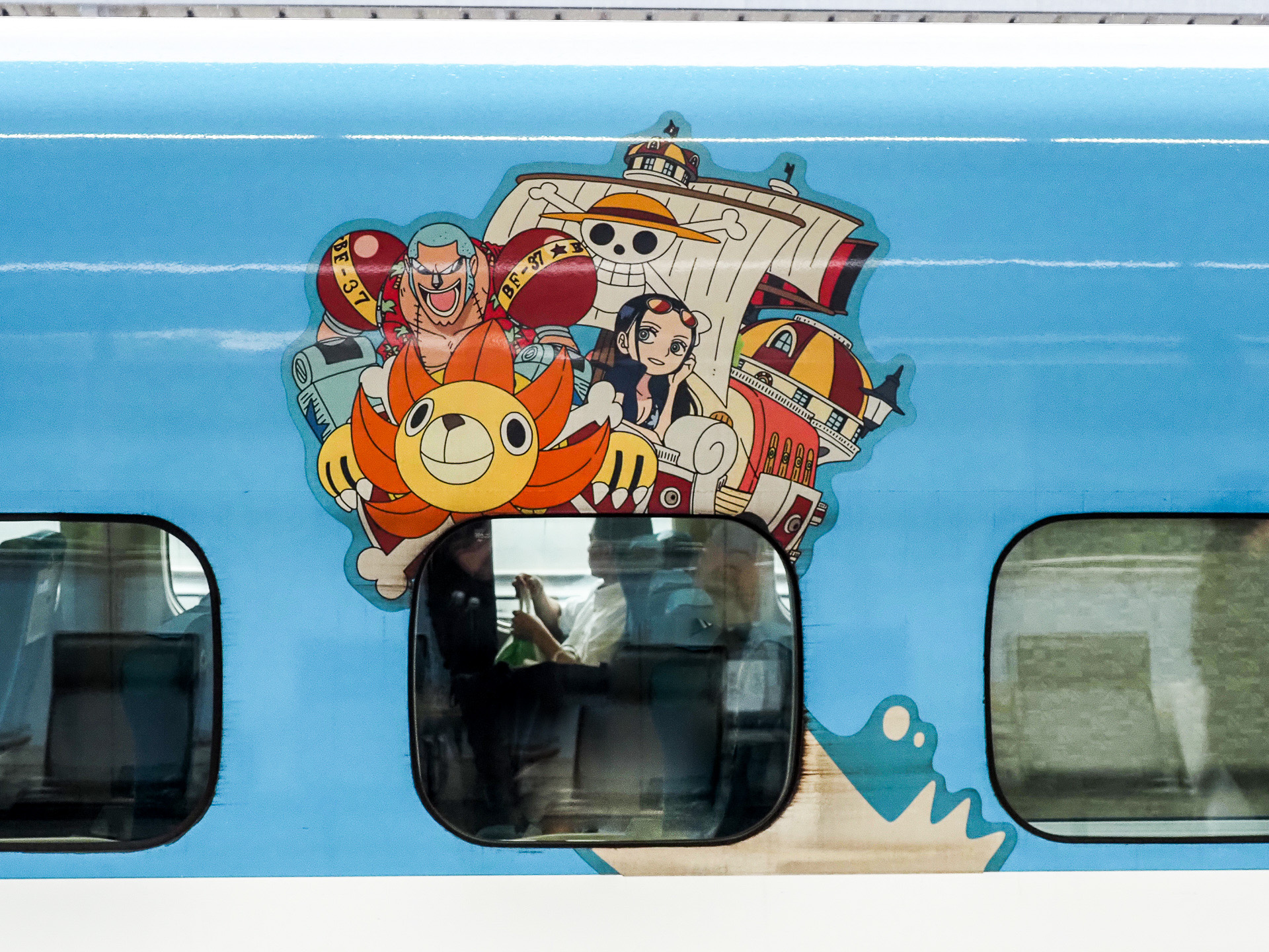 窓周辺にONE PIECEの装飾