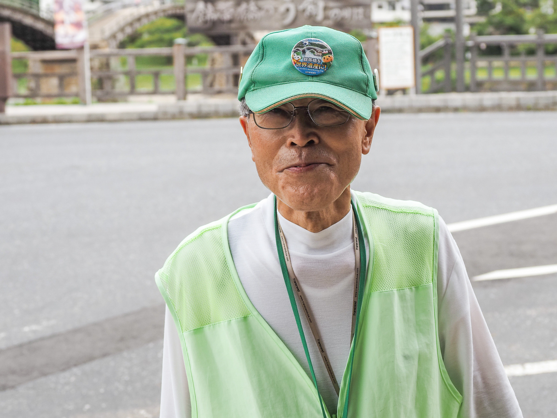 今回ガイドを担当してくれた岩国観光ガイドボランティアの波羅さん。現地で直接声をかけて無料ガイドを頼むか<a href="https://www.sky.icn-tv.ne.jp/~guide/" class="n" target="_blank">予約も可能</a>