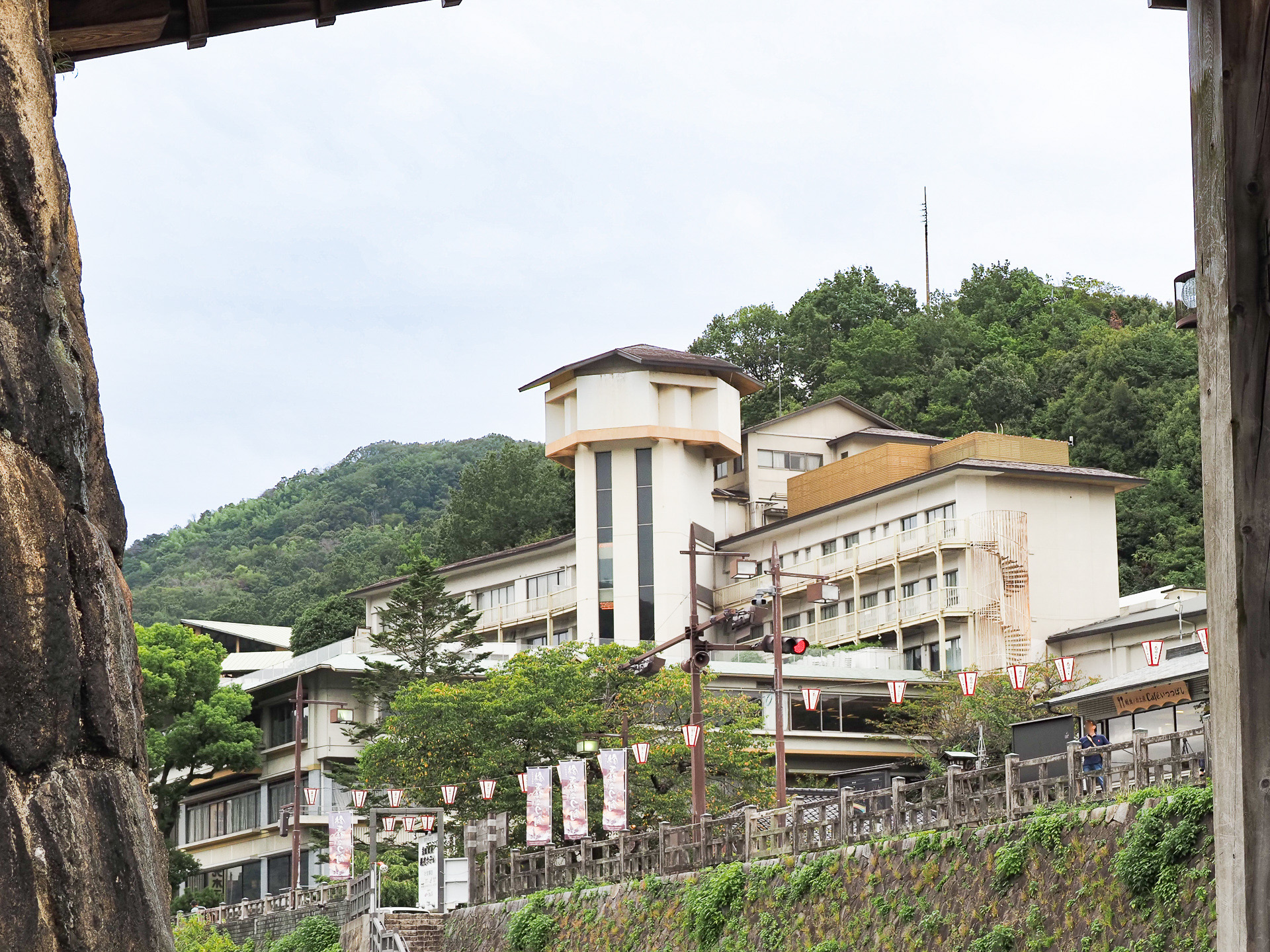 岩国国際観光ホテルは錦帯橋のすぐ近く