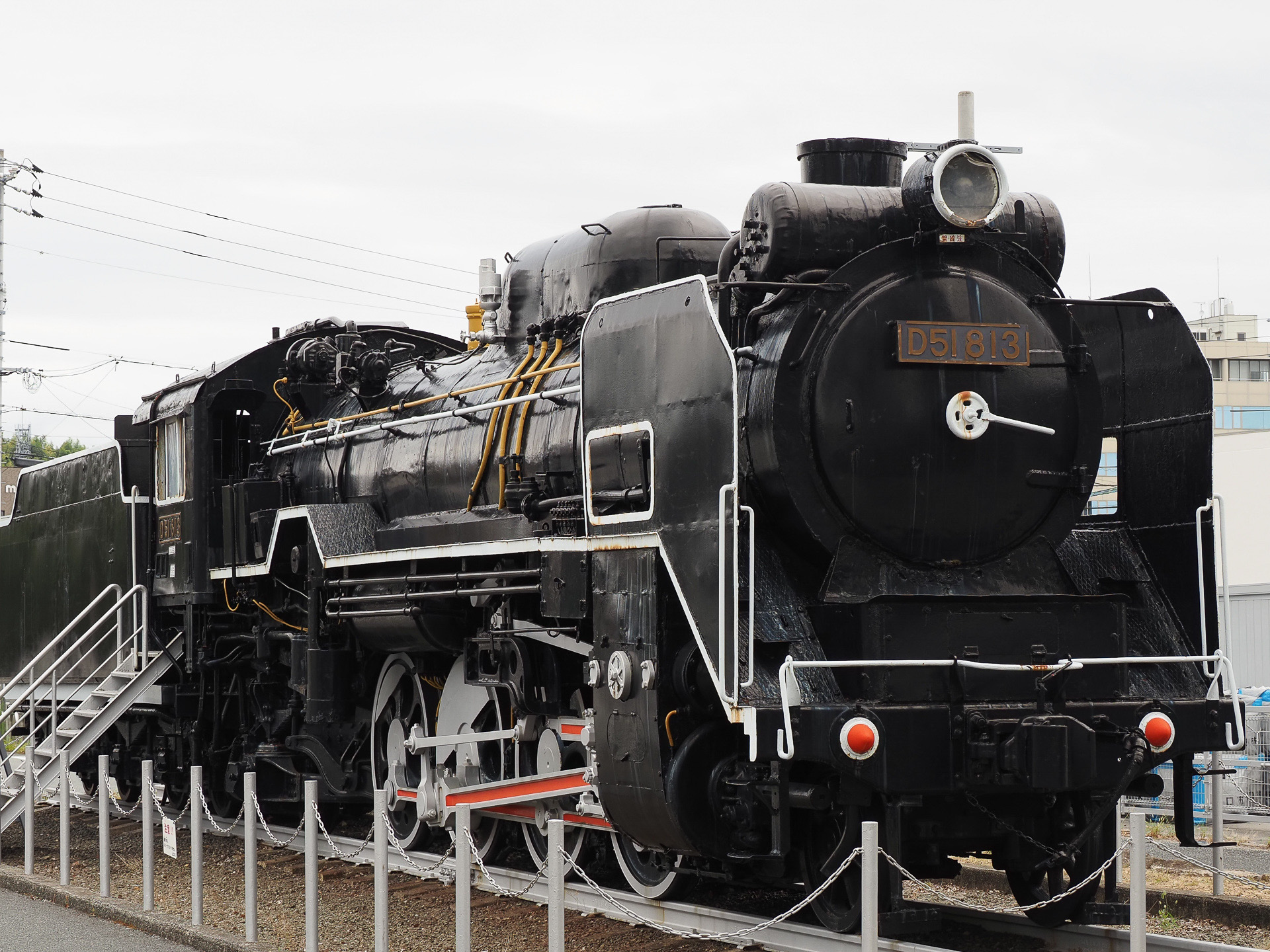 山口市小郡総合支所にD51 813号機が展示されている