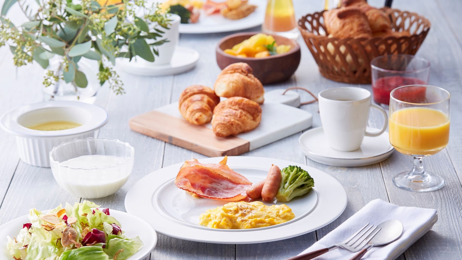 朝食ビュッフェ付きプランは55％オフ
