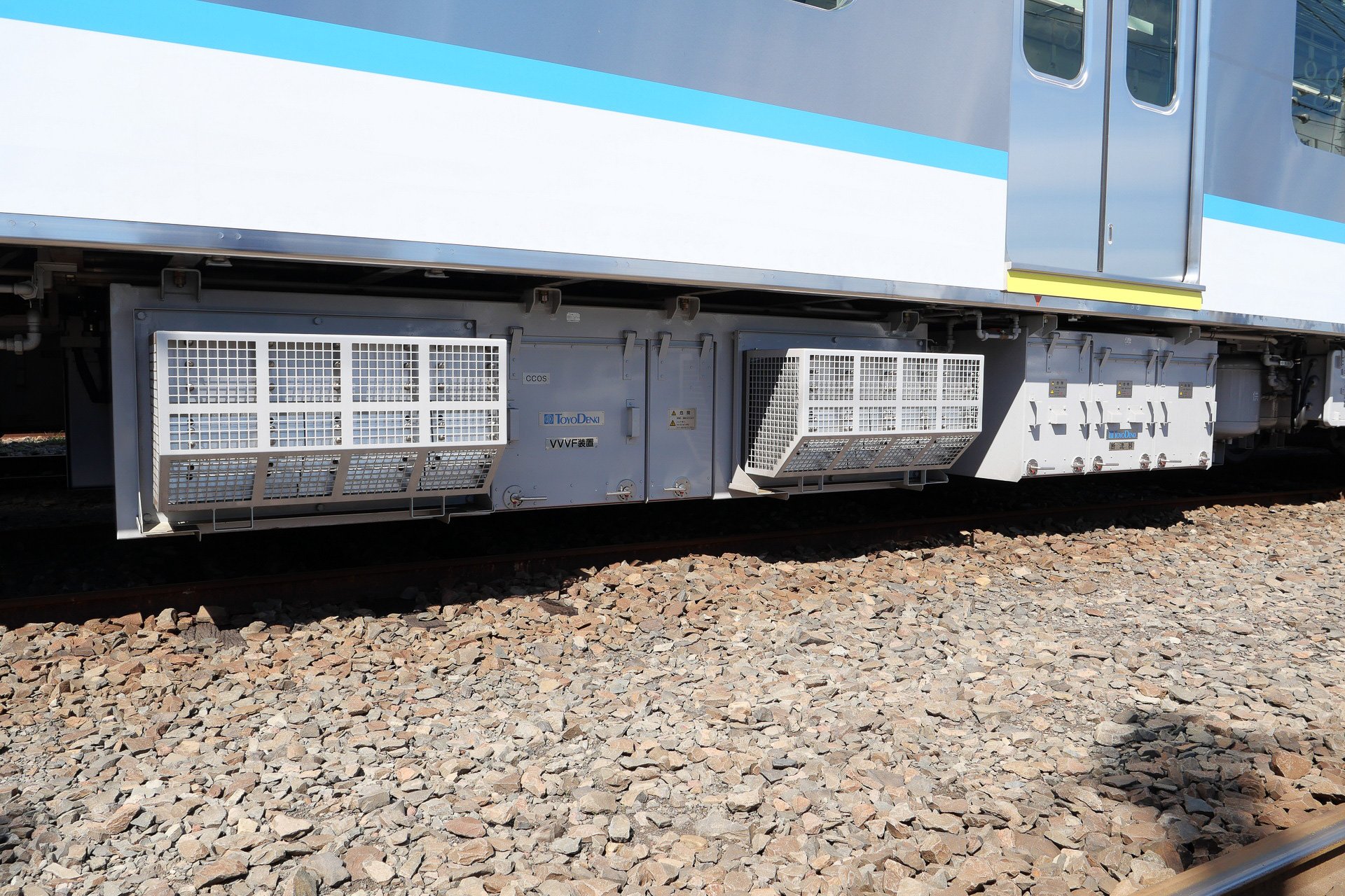 ことでん車両初となるSiC素子採用のVVVFインバータ制御装置および補助電源装置を搭載