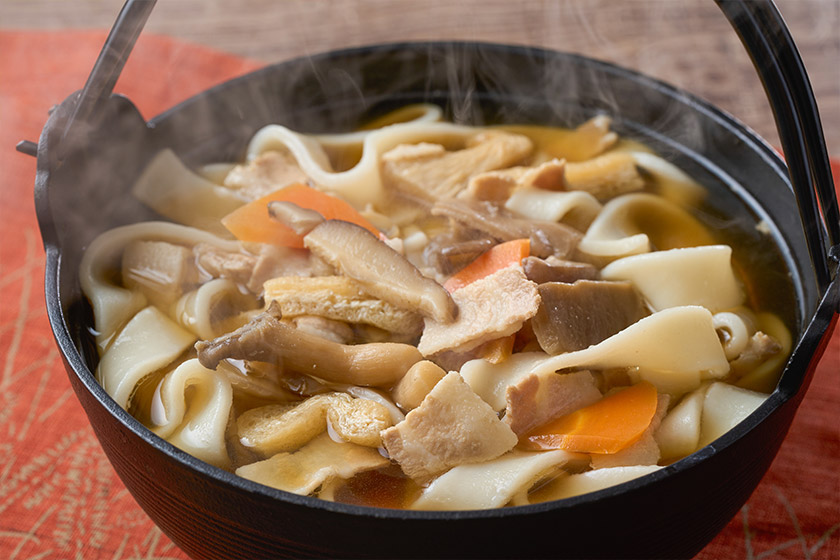 おっきりこみうどんは旬の野菜と幅広麺を煮込んだ郷土料理