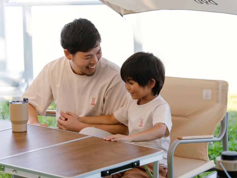2人で座ってもゆったり寛げるワイド座面の「ハバナイスソファ」