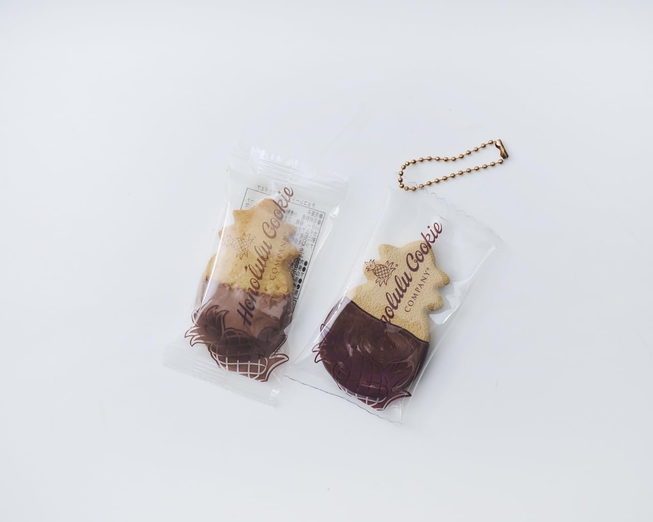 クッキーチャームは、定番人気フレーバー「チョコレート・ディップ・マカダミア」