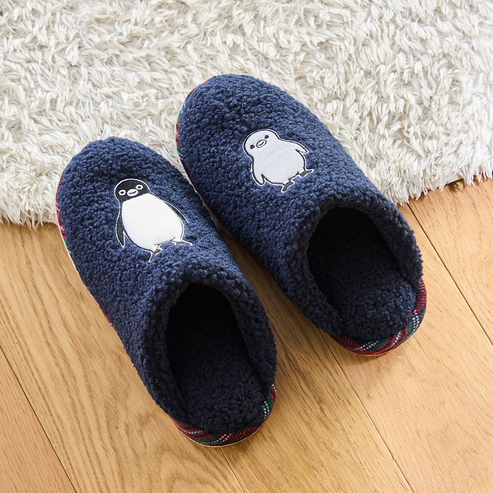 あったかもこもこボアスリッパ「Suicaのペンギン」（2490円）