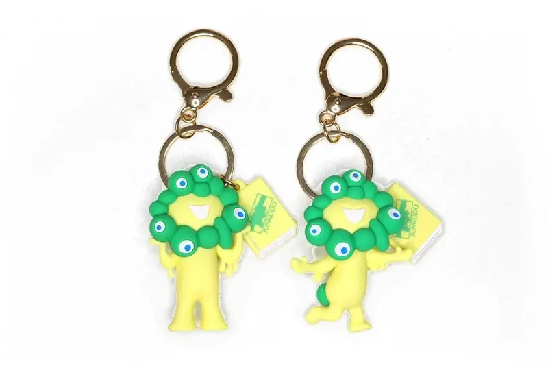 立体キーホルダーA/B（各1320円）