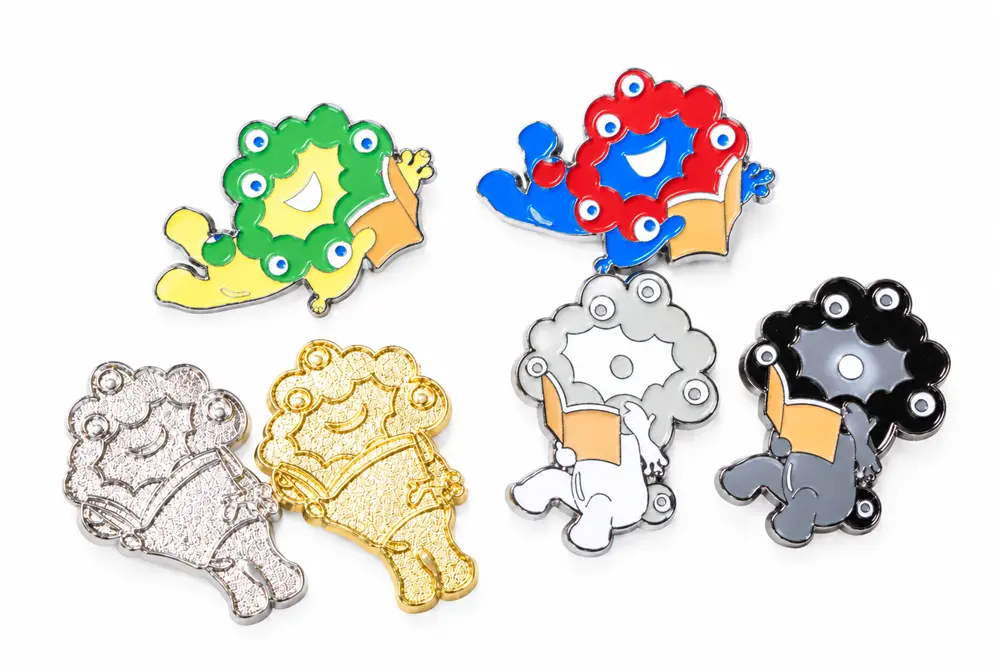 ピンバッジ ブラインド（全6種、770円）