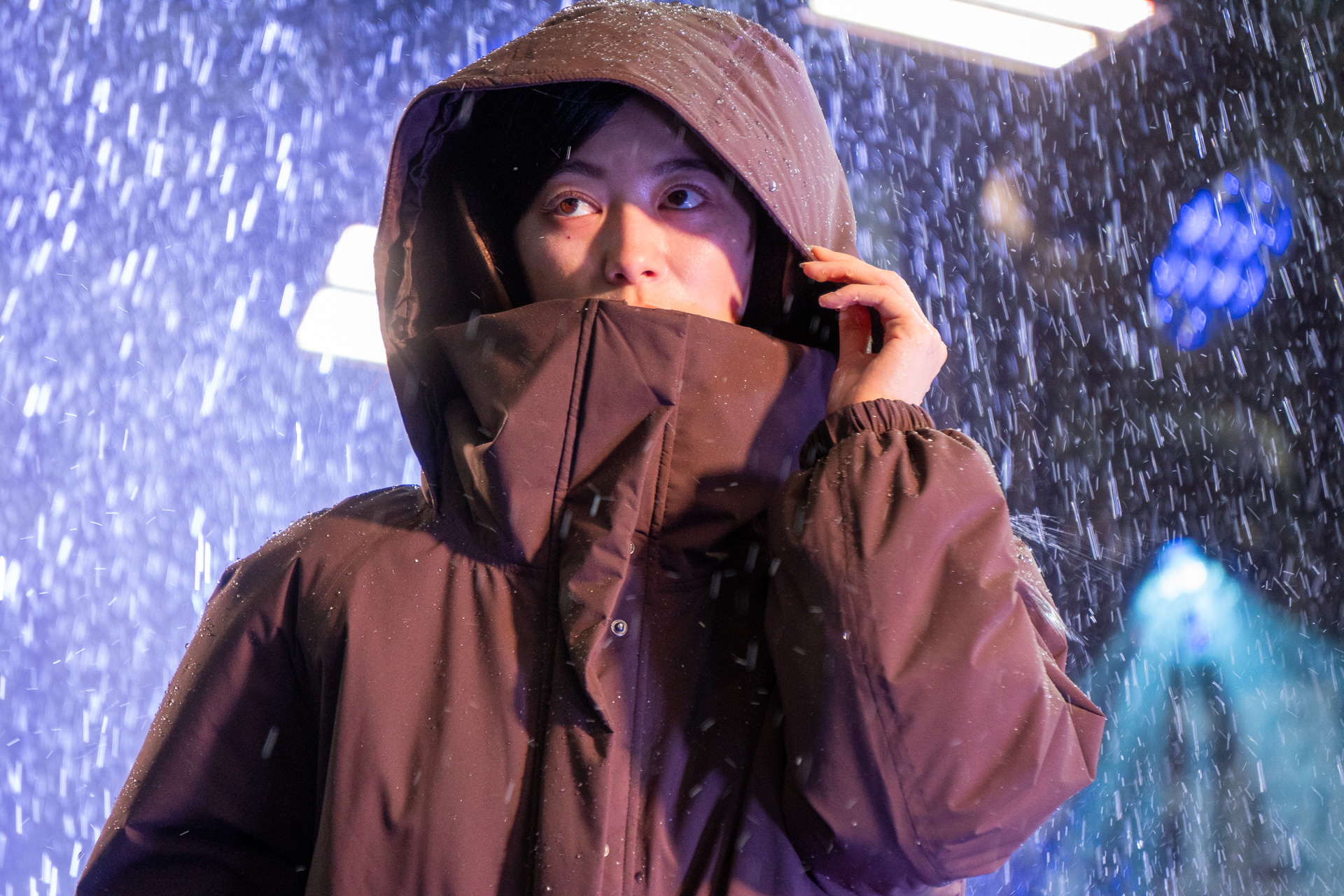 大雨や大雪、寒暖差の激しい季節、ワークシーン、旅行シーン、過酷なアウトドアなど、さまざまな環境を想定したファッションショーを行ない、XShelterコーデを披露した