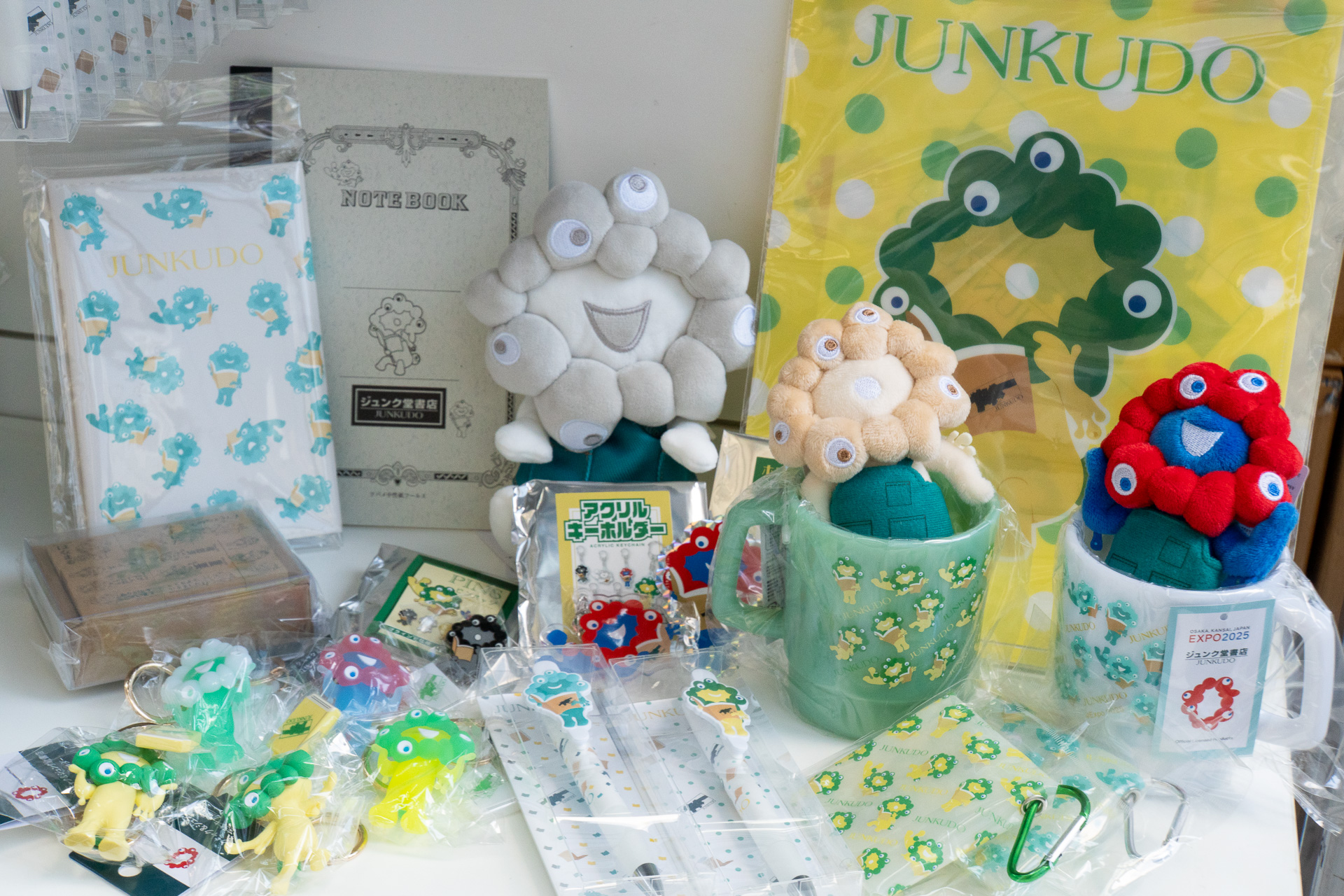 ミャクミャク×ジュンク堂書店コラボグッズのこだわりを聞いてきた