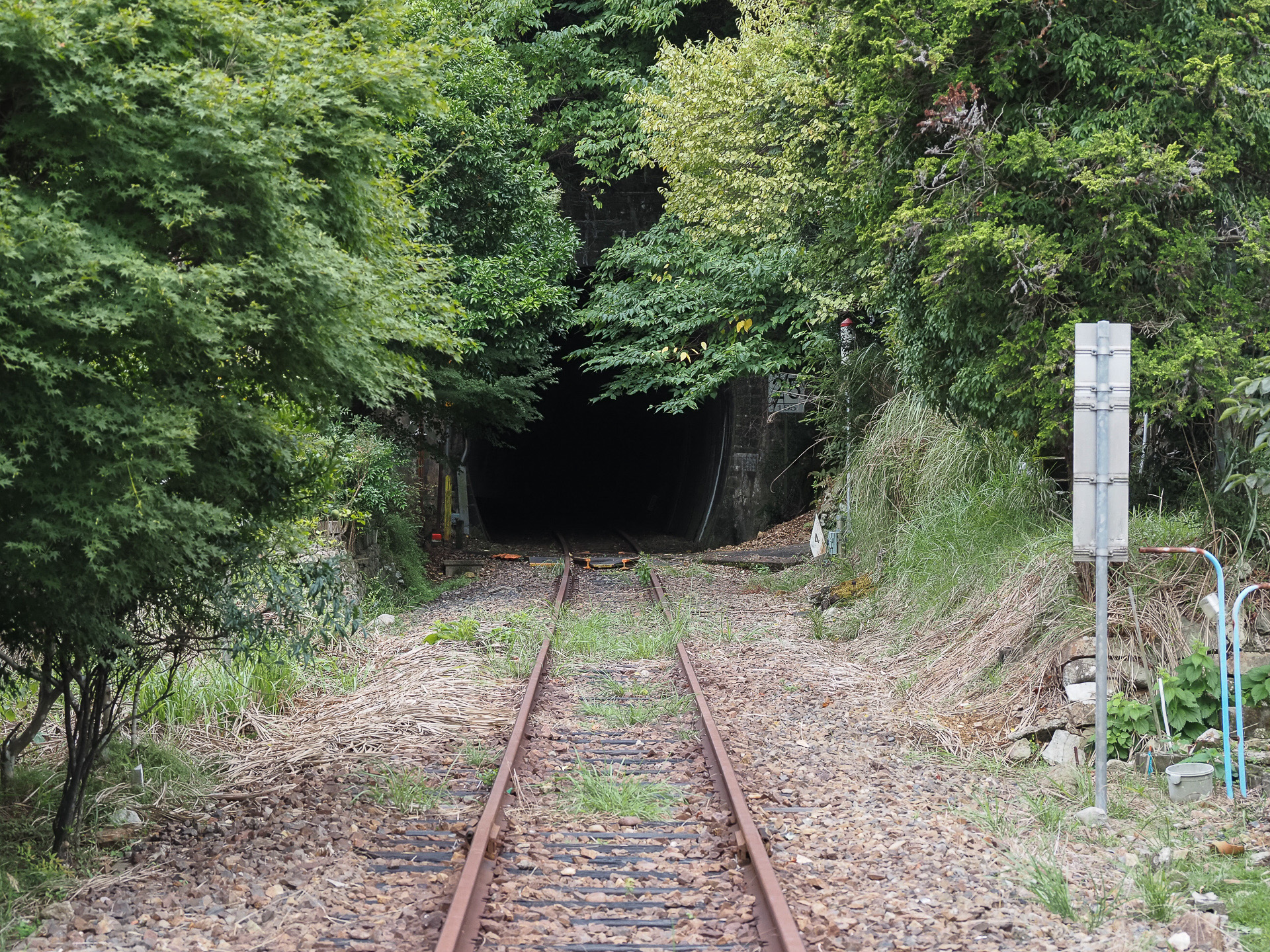温泉街付近はトンネルが多い