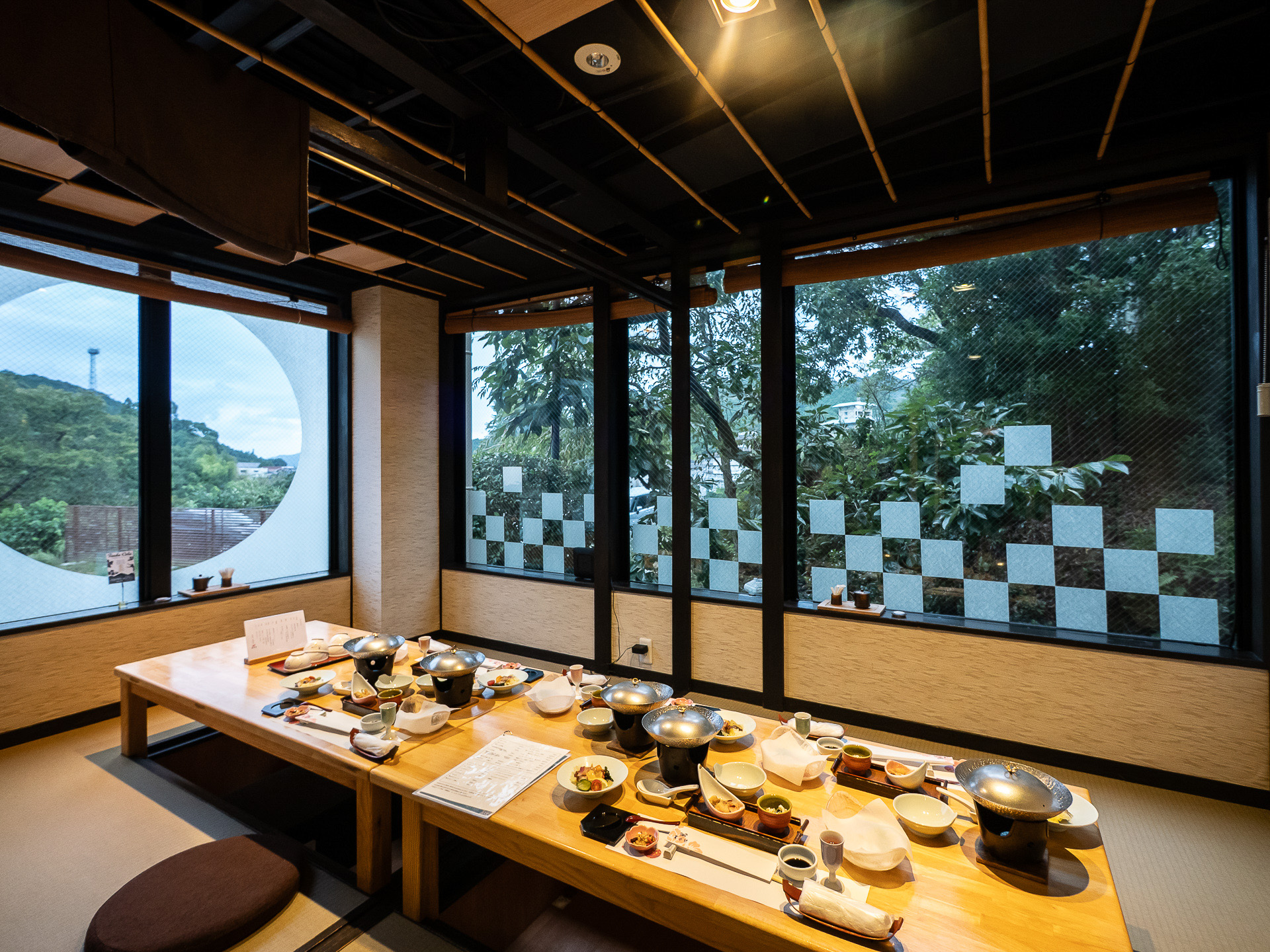 眺めのいい部屋で夕食を