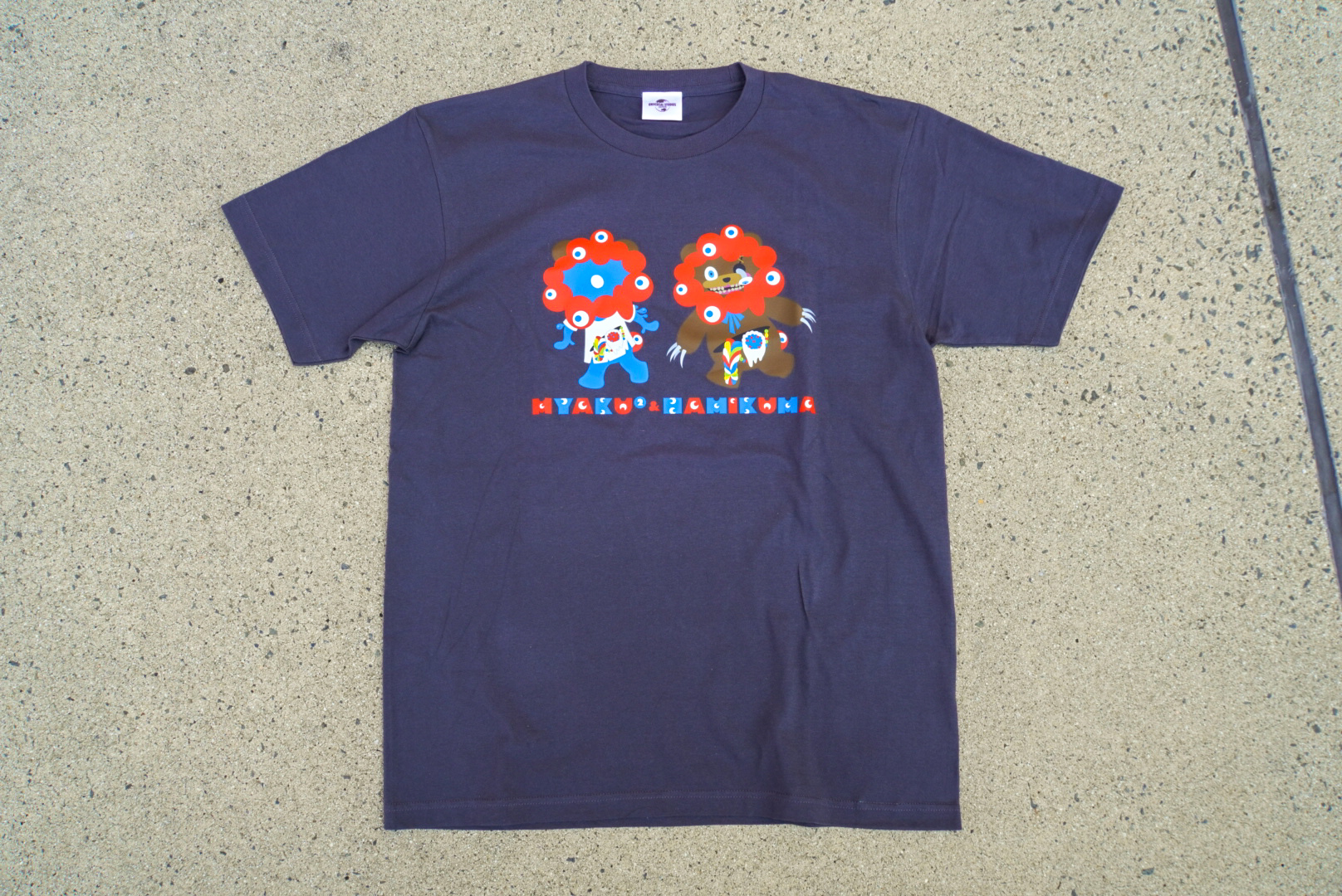 Tシャツ（各5500円）