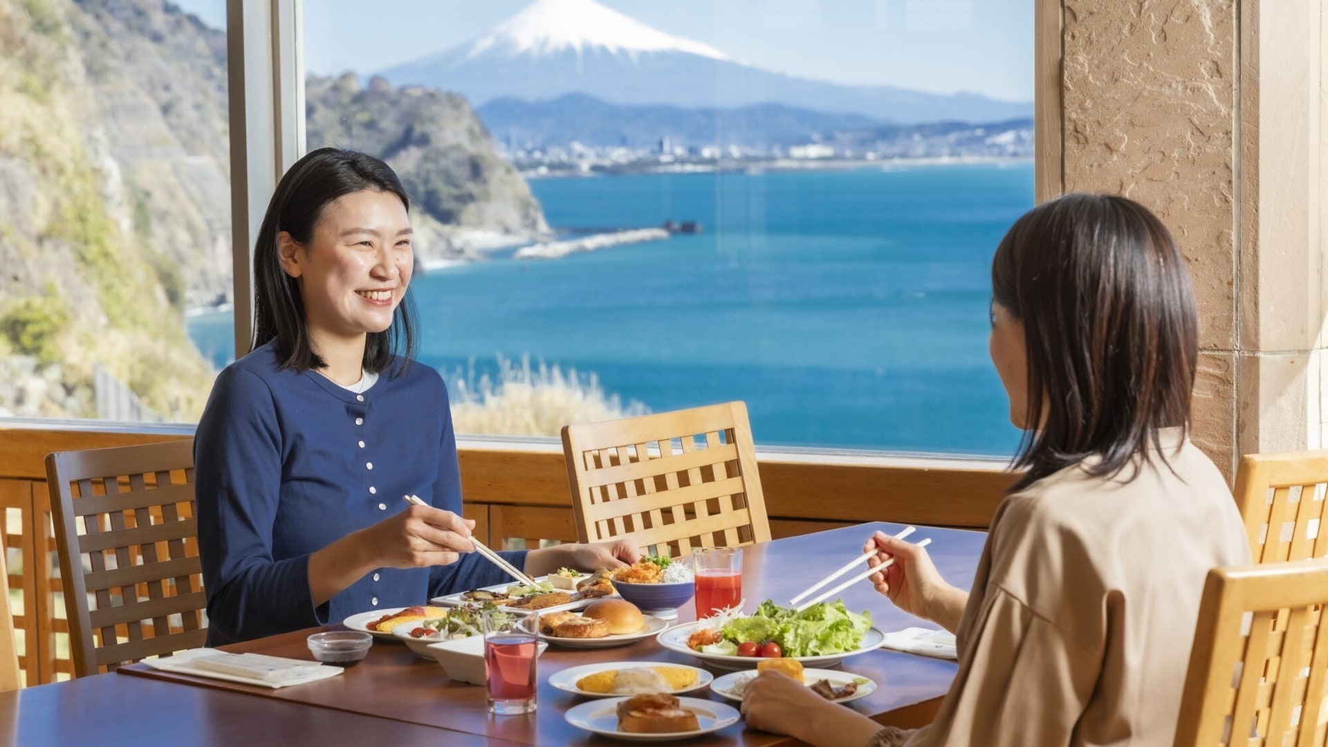 朝食ビュッフェは出来たてオムレツや釜揚げしらす、黒はんぺんなど40種類以上
