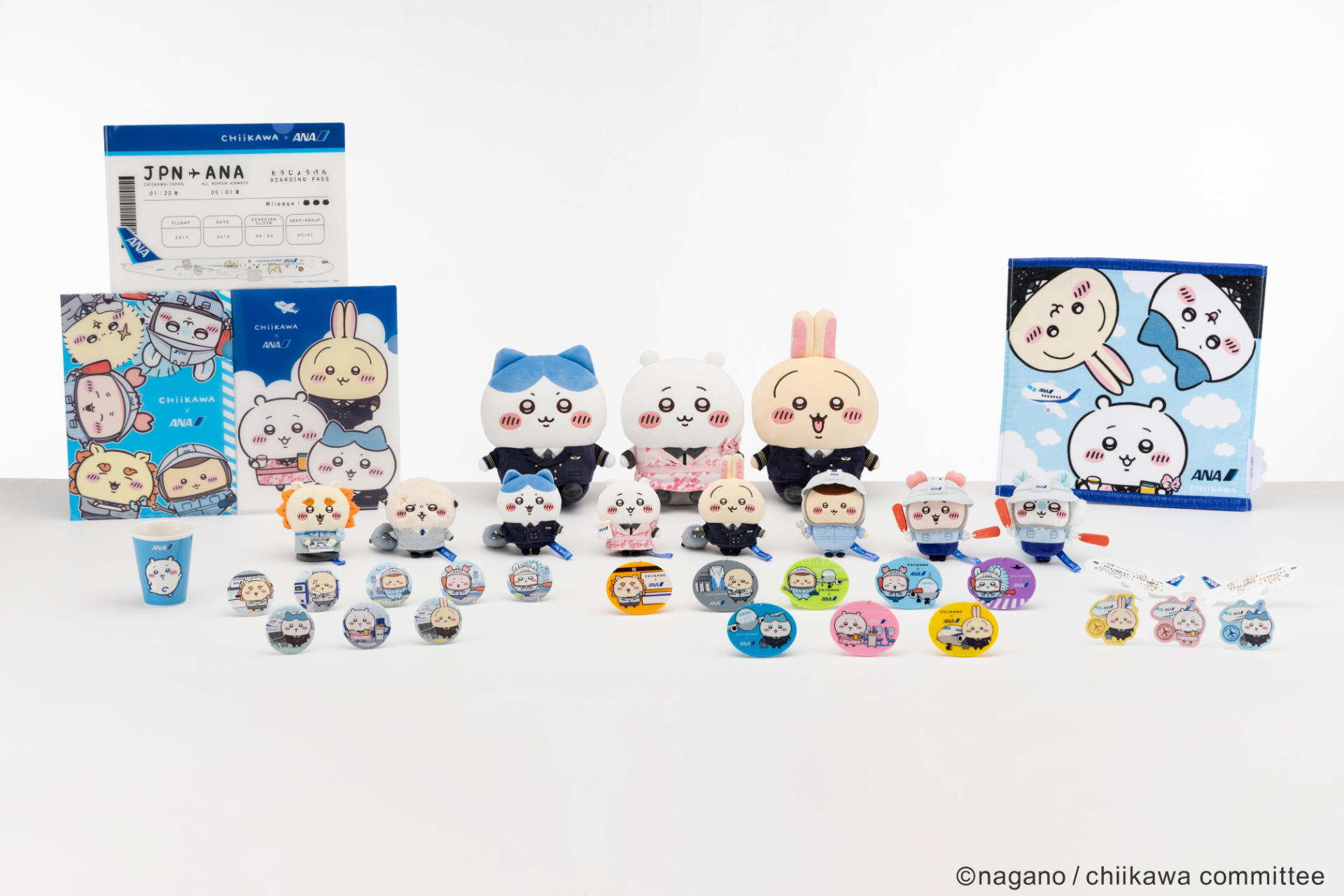ANA制服を着た「ちいかわ」グッズ第1弾が10月23日に発売