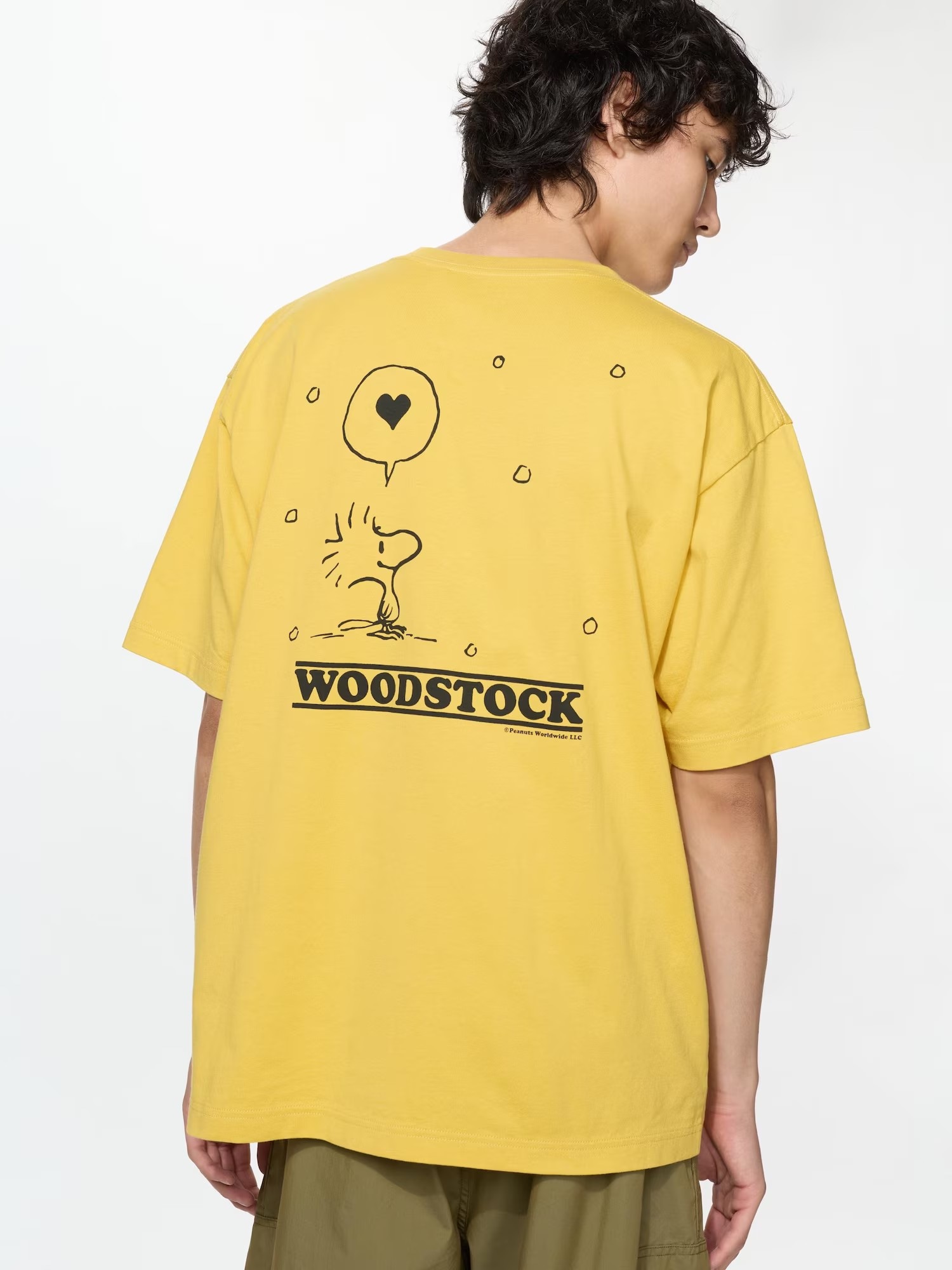 12月中旬発売「ピーナッツ」メンズTシャツ（オーバーサイズフィット）のコーデ例