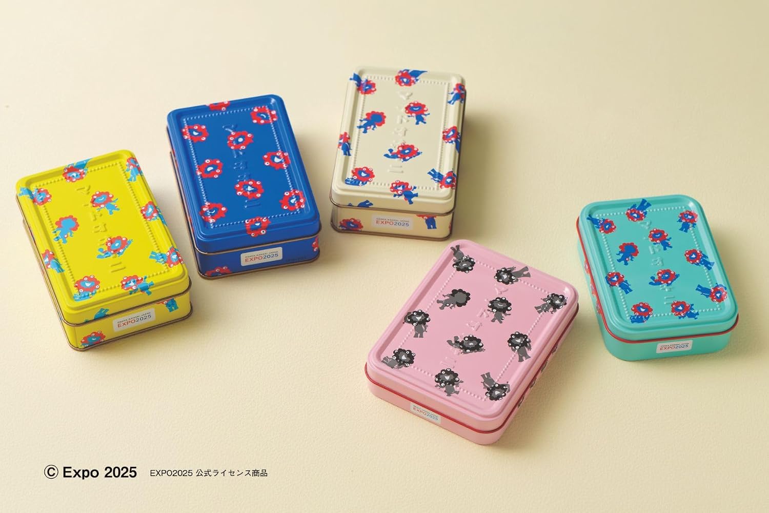 大阪の洋菓子店「太陽ノ塔洋菓子店」が販売している万博土産のクッキー缶こと「マイドオオキニ缶」。はんこ缶のサイズは12×9×3cm
