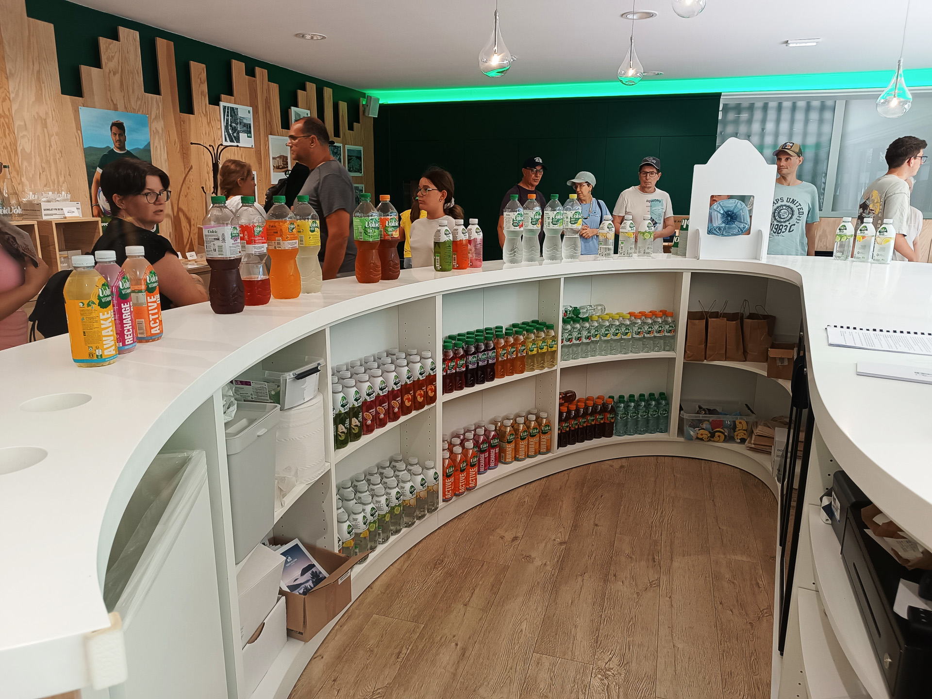 Volvic O' rigines。日本で出した広告もありました