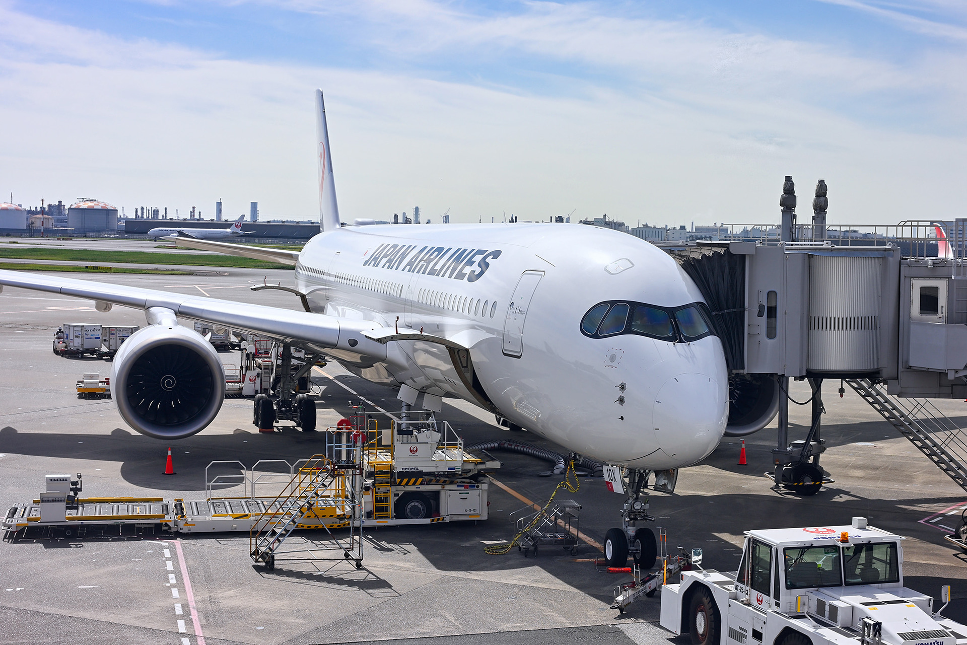 イベントはJAL319便の福岡行き（12時55分発）の搭乗ゲート11番前にて行なった