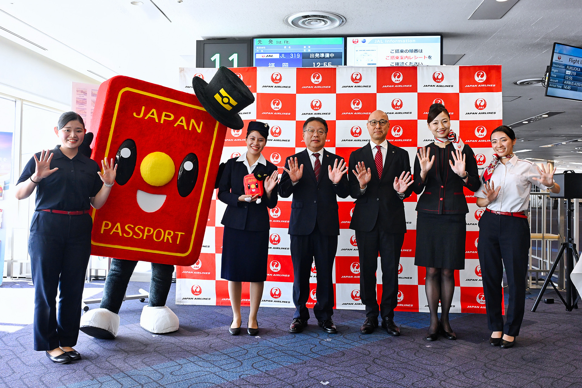 パスポくんも加わってのフォトセッション。イベントを盛り上げた