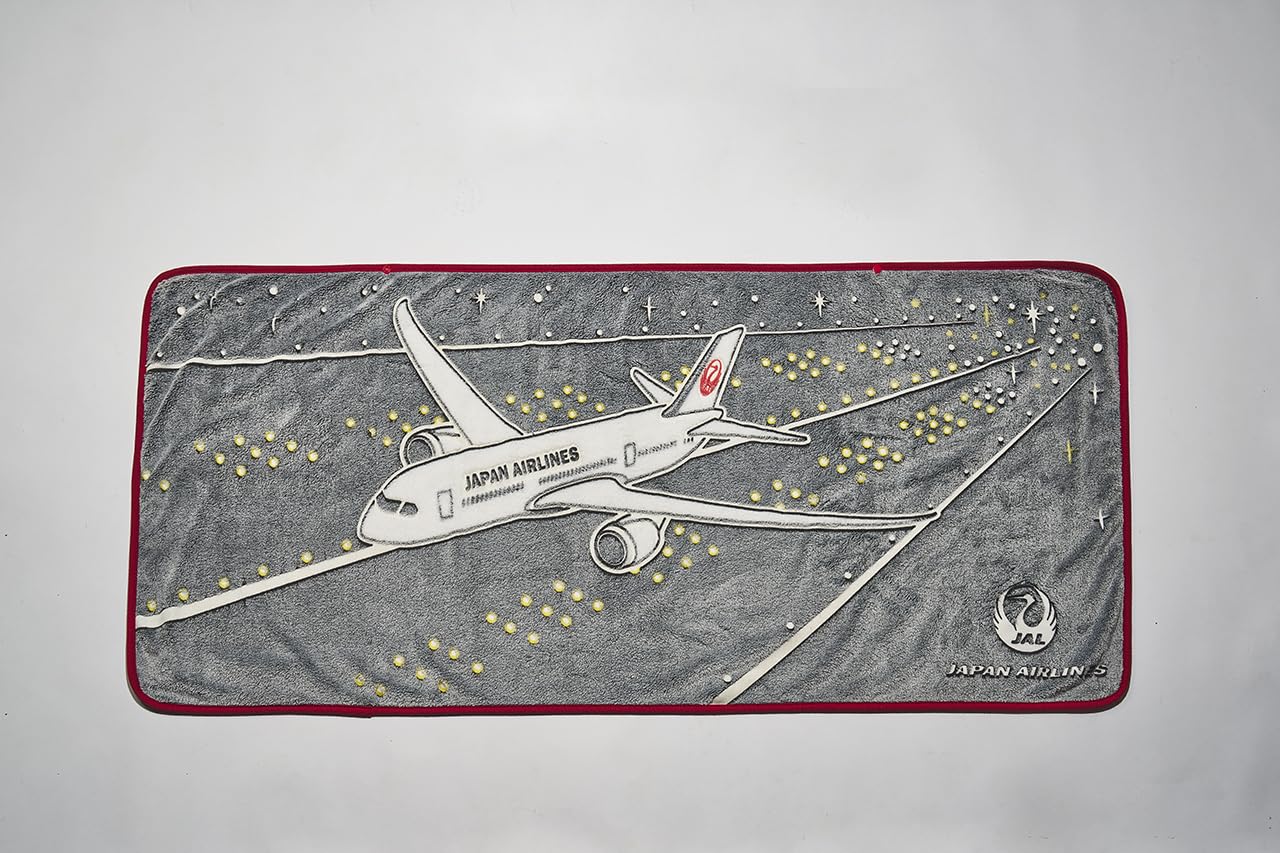 暗闇で浮かび上がる夜の滑走路とJALの飛行機がかっこいい大判ブランケット
