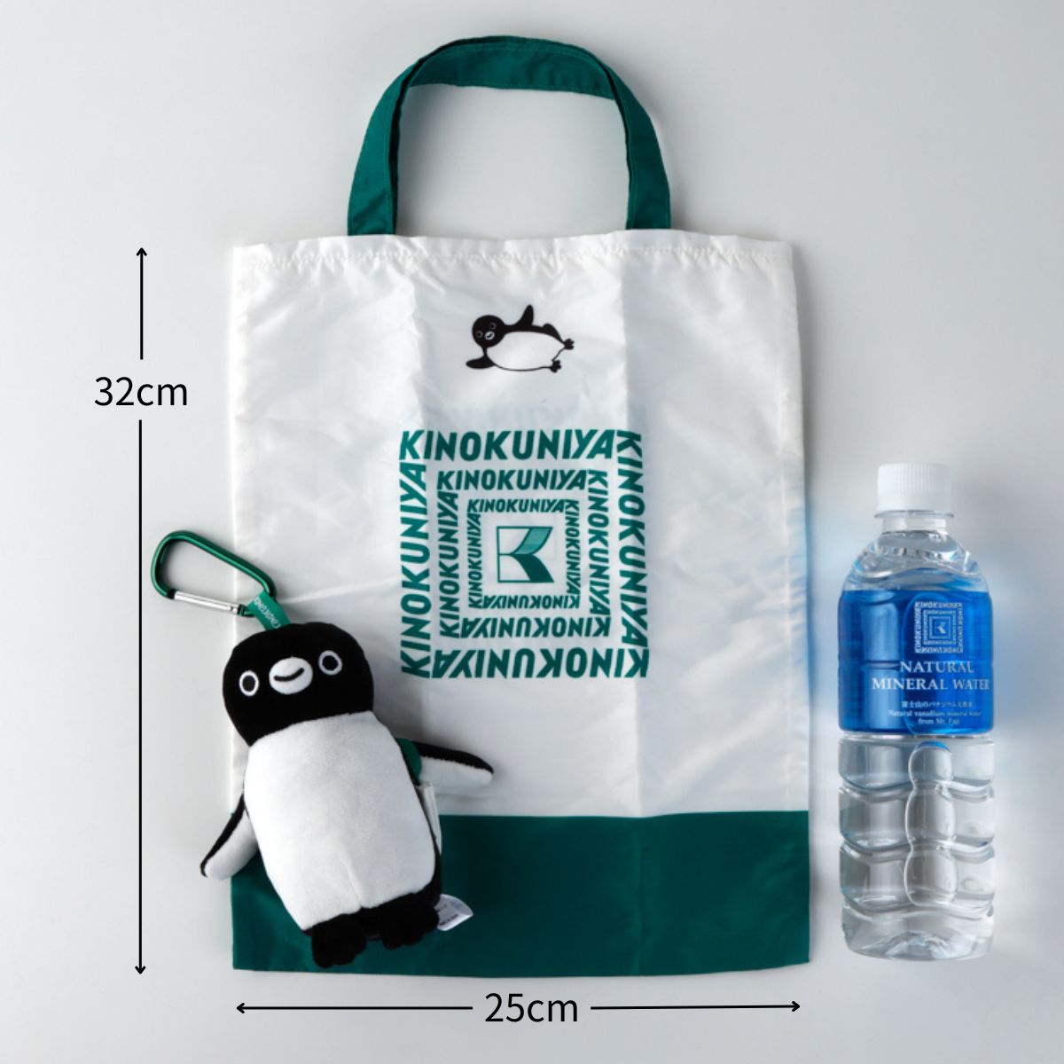 エコバッグのサイズは約32×25cm