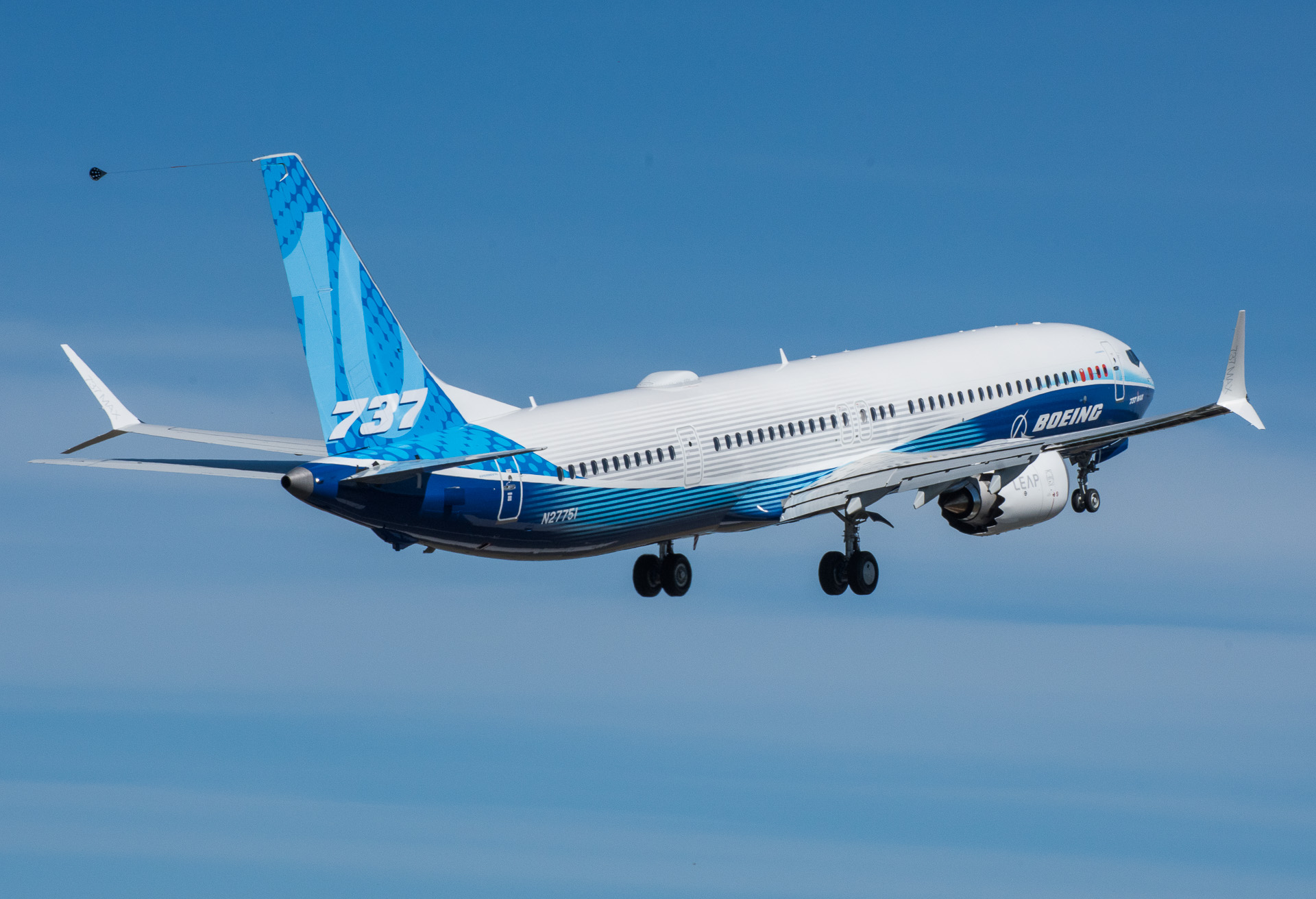 ボーイング 737-10が改定された型式証明を取得