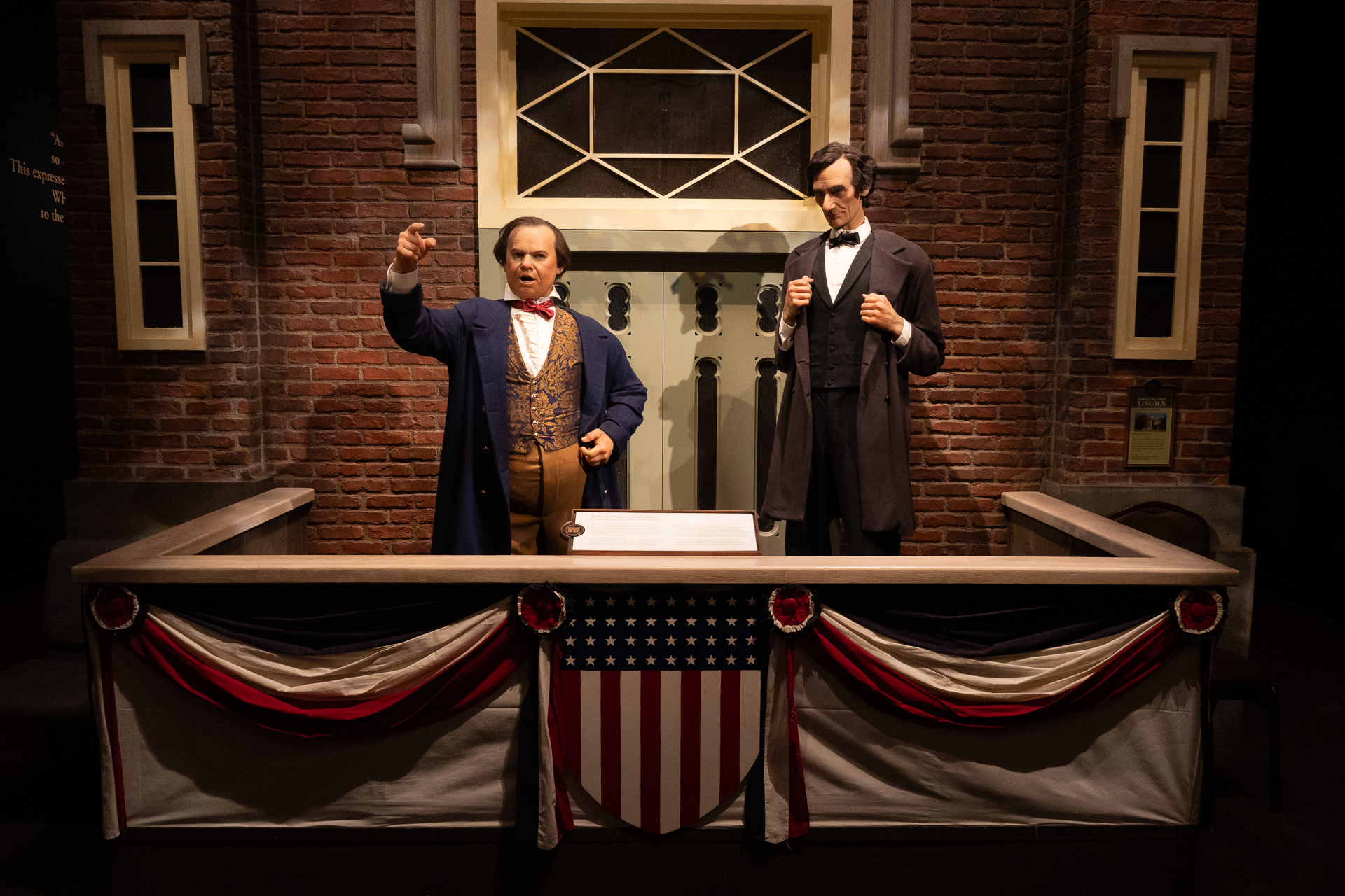 1858年に行なわれた、上院議員選挙におけるスティーブン・ダグラスとの公開討論（The Lincoln-Douglas Senatorial Debates）の様子